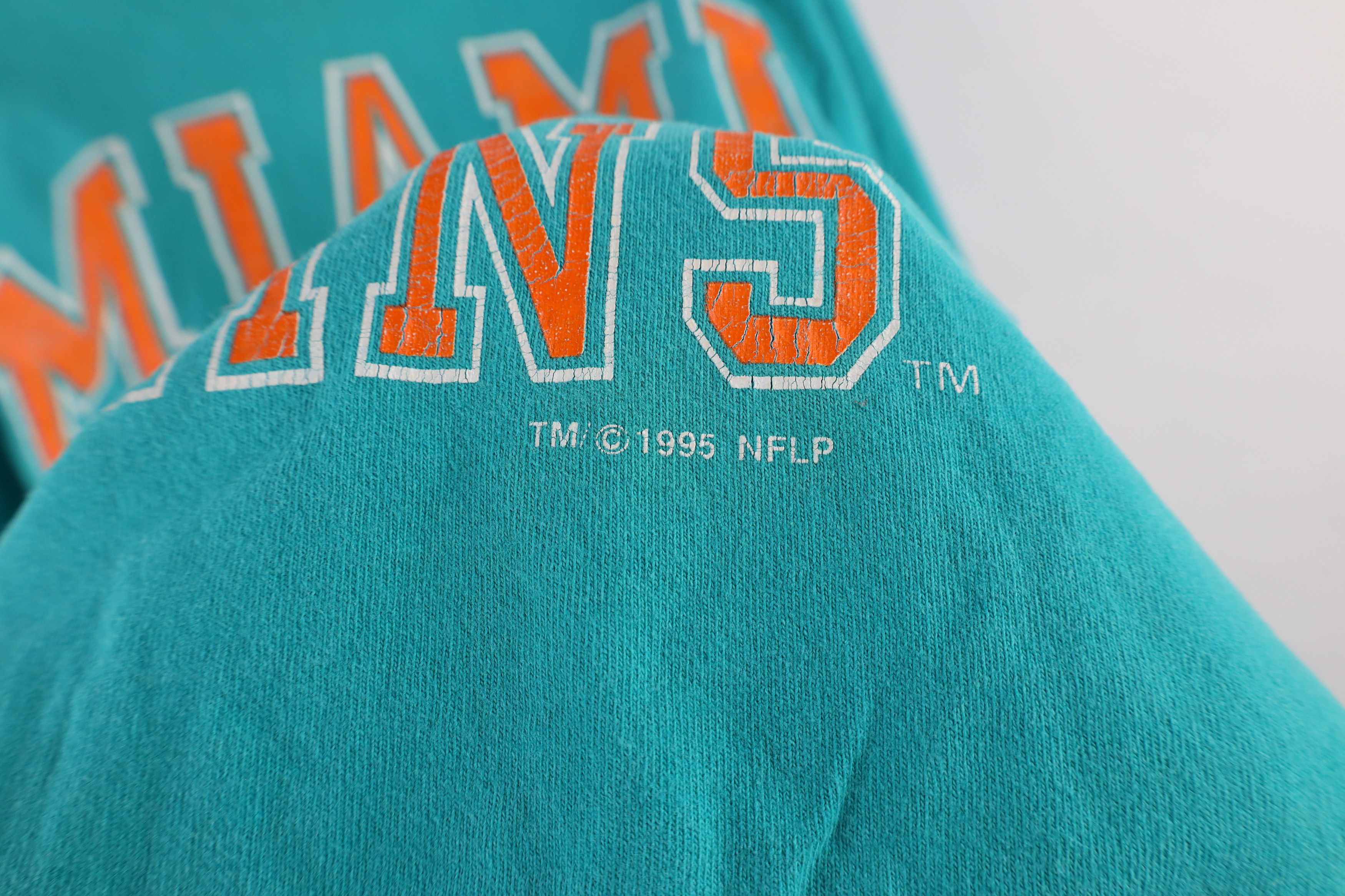 Vintage Vintage 90s Miami Dolphins Football Short Sleeve T-Shirt Size US XL / EU 56 / 4 - 5 Thumbnail