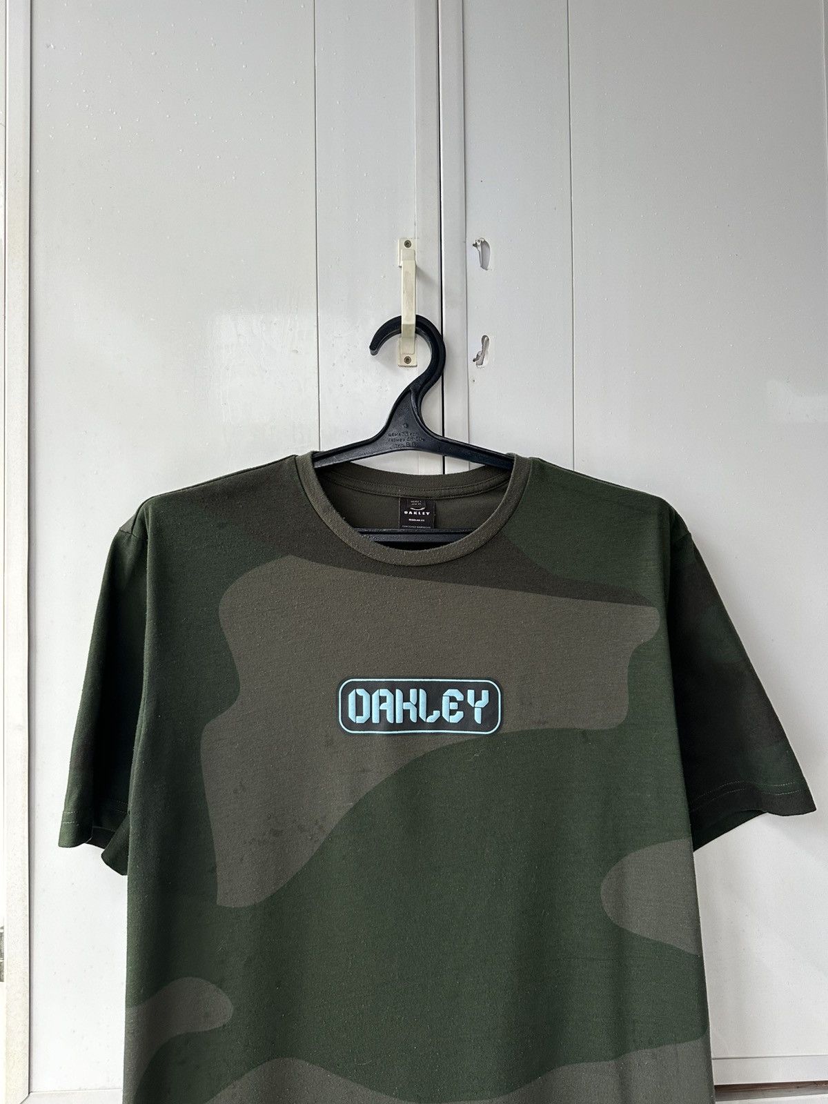 Oakley Vintage Oakley Military Style T-shirt Size US XL / EU 56 / 4 - 7 Thumbnail