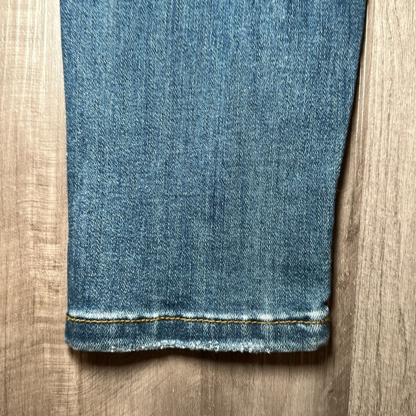 Judy Blue Judy Blue Relaxed Fit Distressed Ankle Jeans (NWOT) - 25 Size 25" / US 0 / IT 36 - 3 Thumbnail