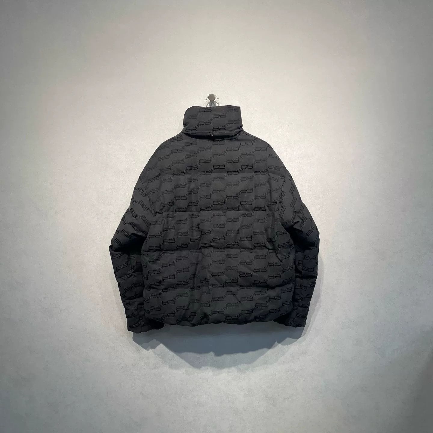 Balenciaga balenciaga double b printed down jacket Size US L / EU 52-54 / 3 - 2 Thumbnail