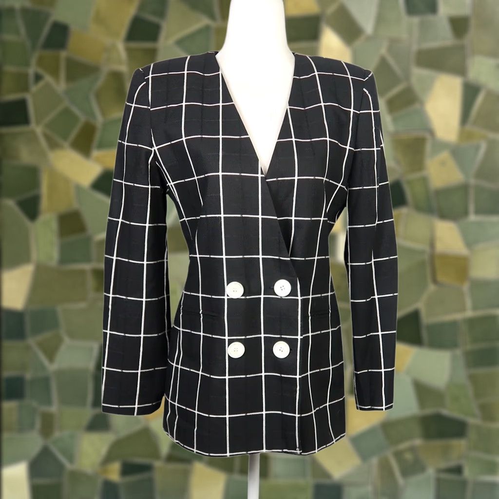 Vintage VINTAGE 90s Casual Corner plaid blazer jacket Women 6P Black White Windowpane grid Button Long Sleeve Short Length Kid? No, Women Size M / US 6-8 / IT 42-44 - 1 Thumbnail