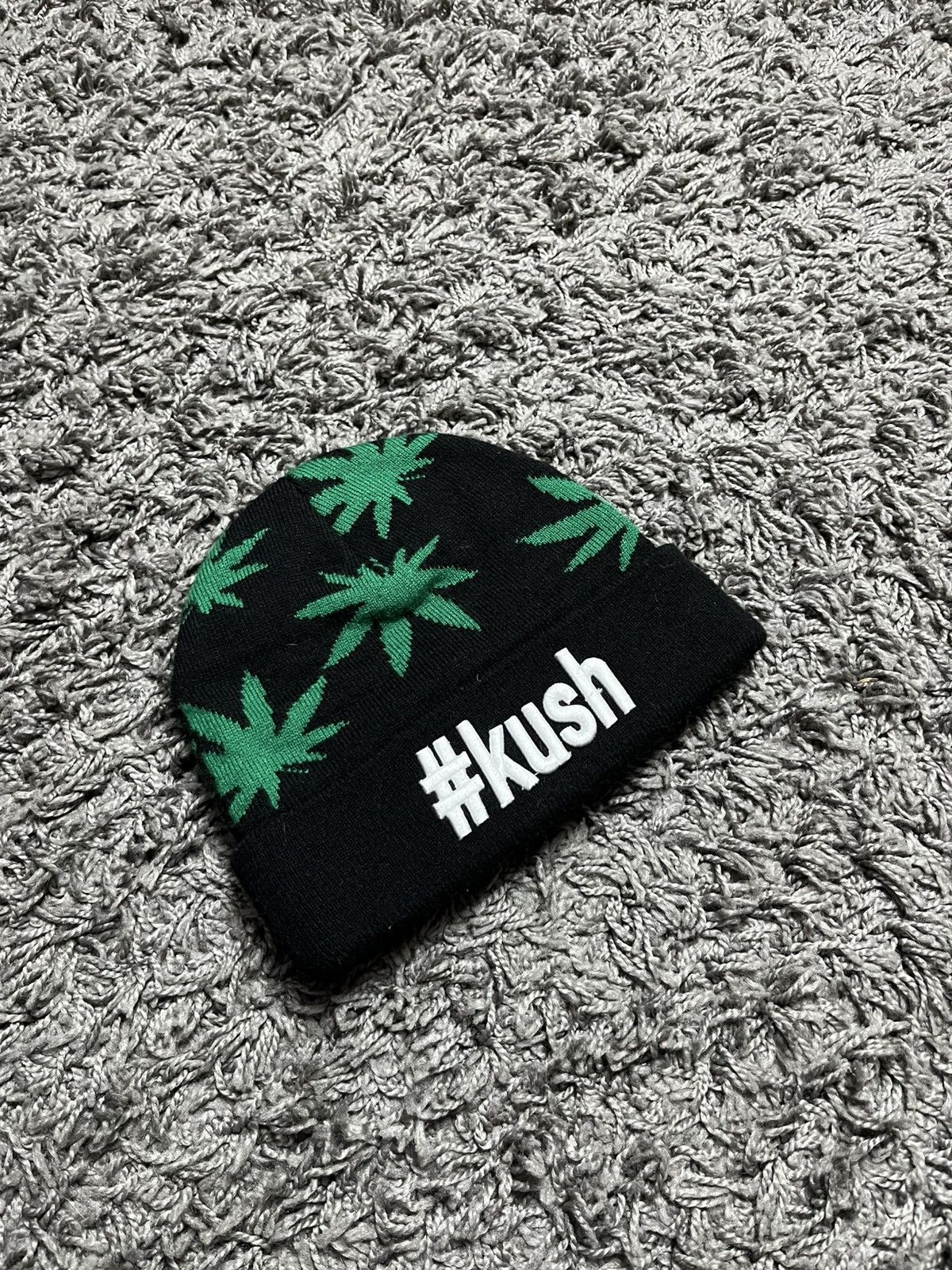 Cayler and Sons Cayler & Sons "Roll Light Smoke" Marijuana Leaf Beanie Black Size ONE SIZE - 2 Thumbnail