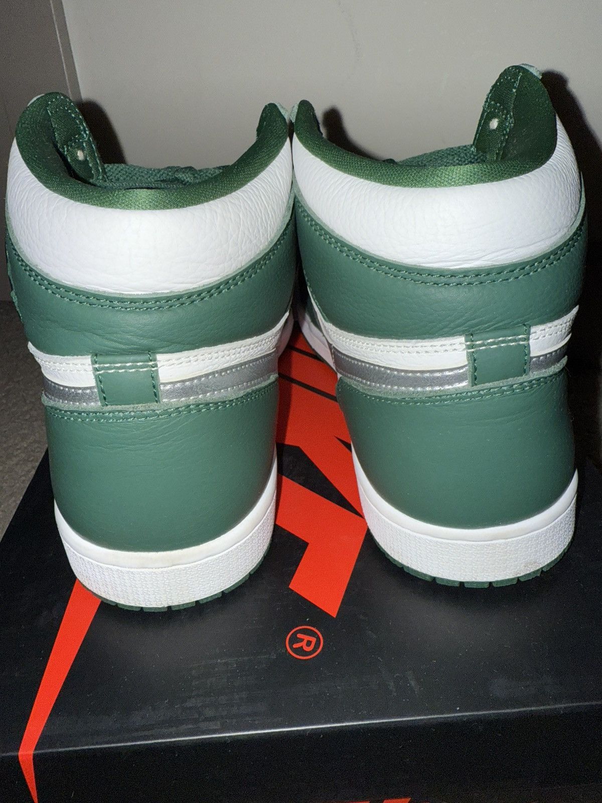 Jordan Brand × Nike Jordan 1 High Gorge Green Size US 11 / EU 44 - 4 Thumbnail