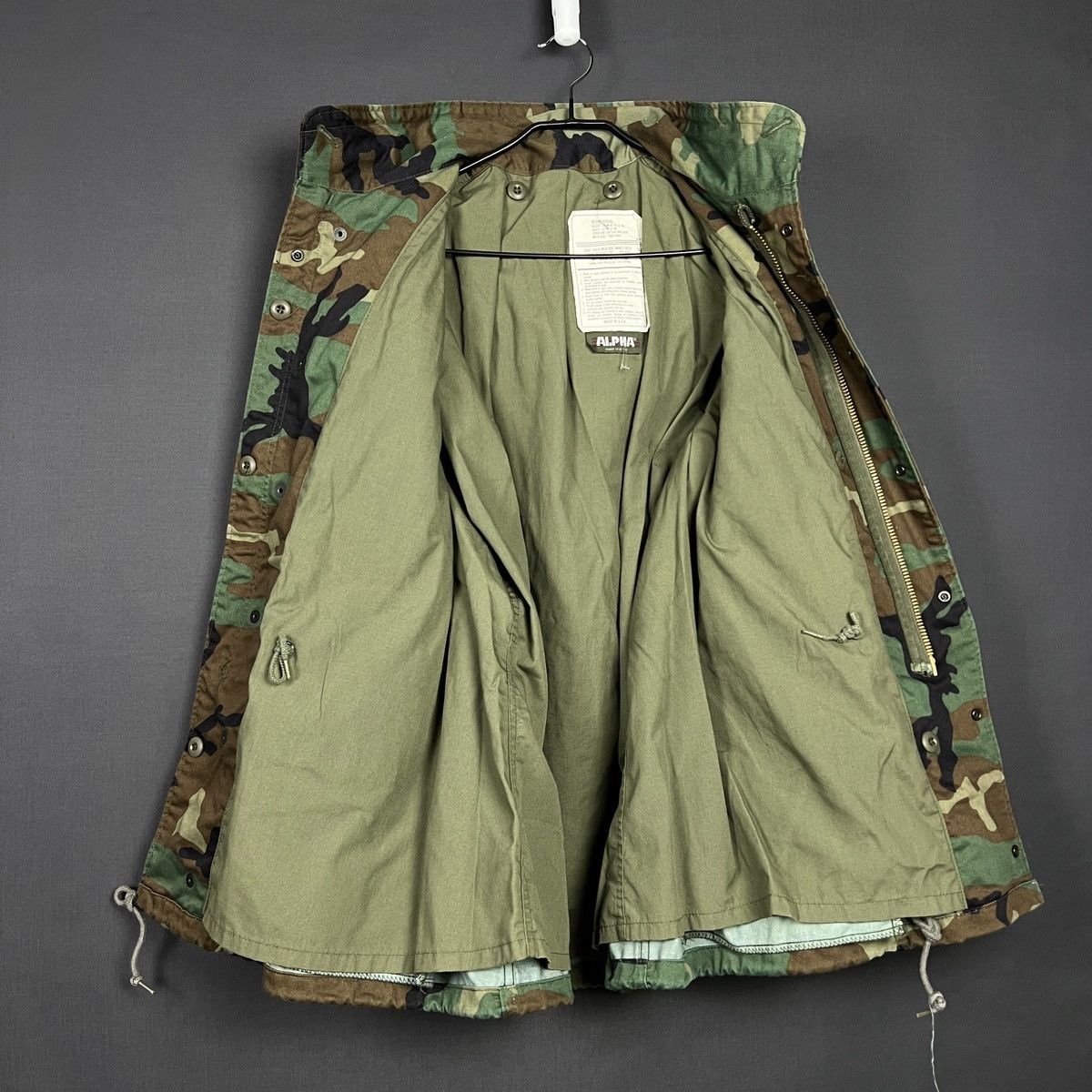 Alpha Industries Vintage Alpha Industries M-65 Field Jacket Woodland Camo 90s Size US M / EU 48-50 / 2 - 15 Thumbnail