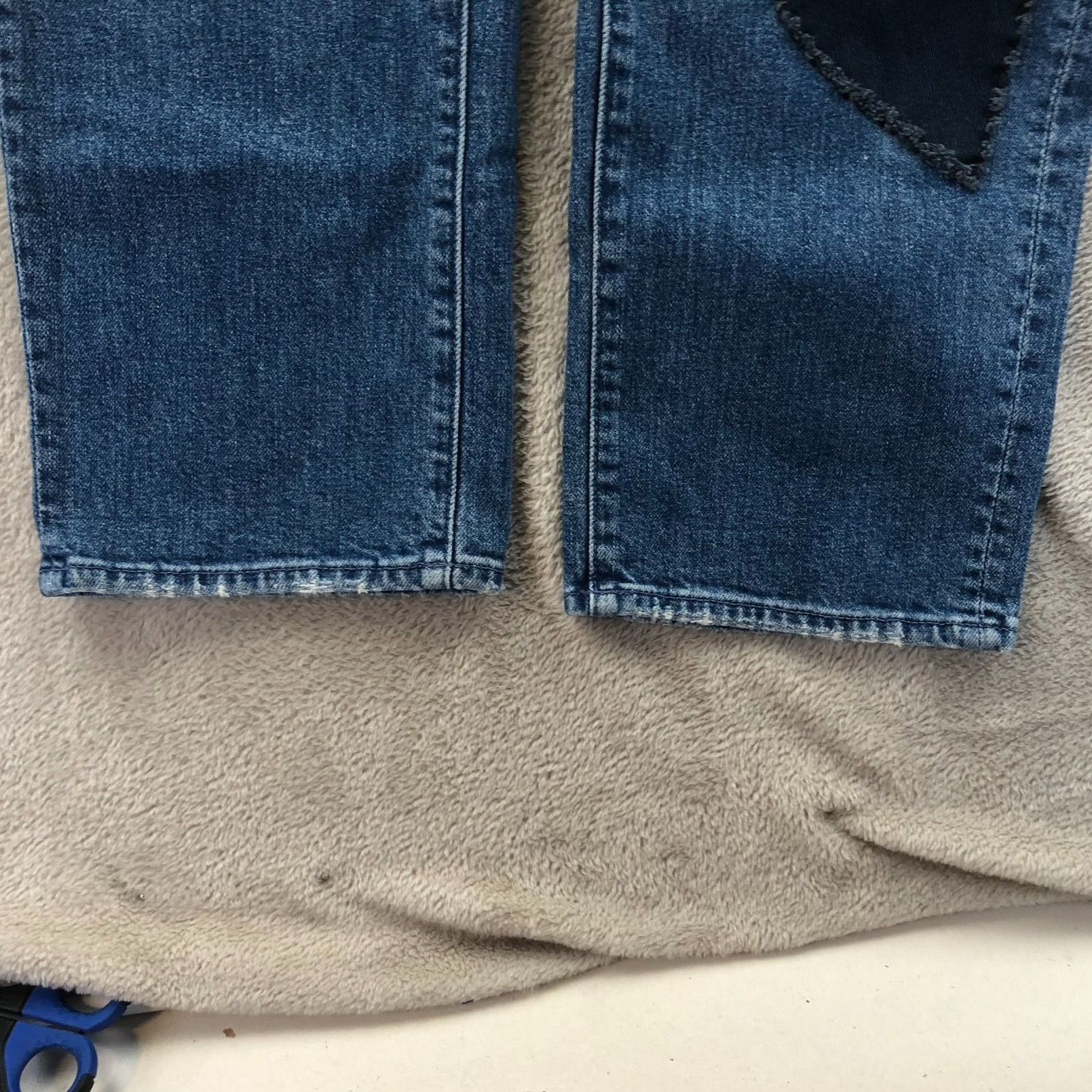MOTHER Mother Women Jeans 26 Straight Leg Superior Blue Denim Butto Size 26" / US 2 / IT 38 - 7 Thumbnail
