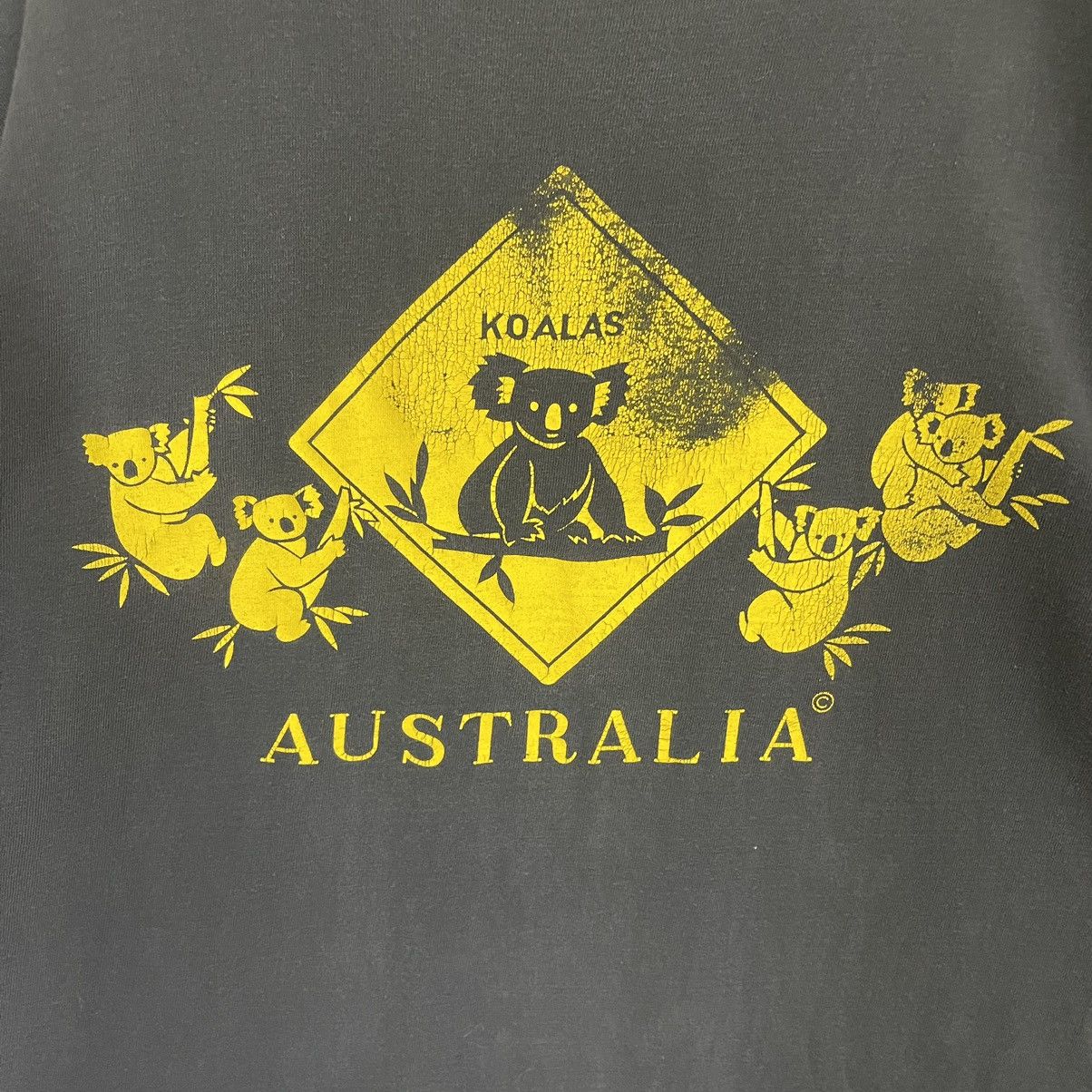 Vintage Vintage 90’s Koalas Australia Big Logo Shortsleeve Tee Size US L / EU 52-54 / 3 - 5 Thumbnail