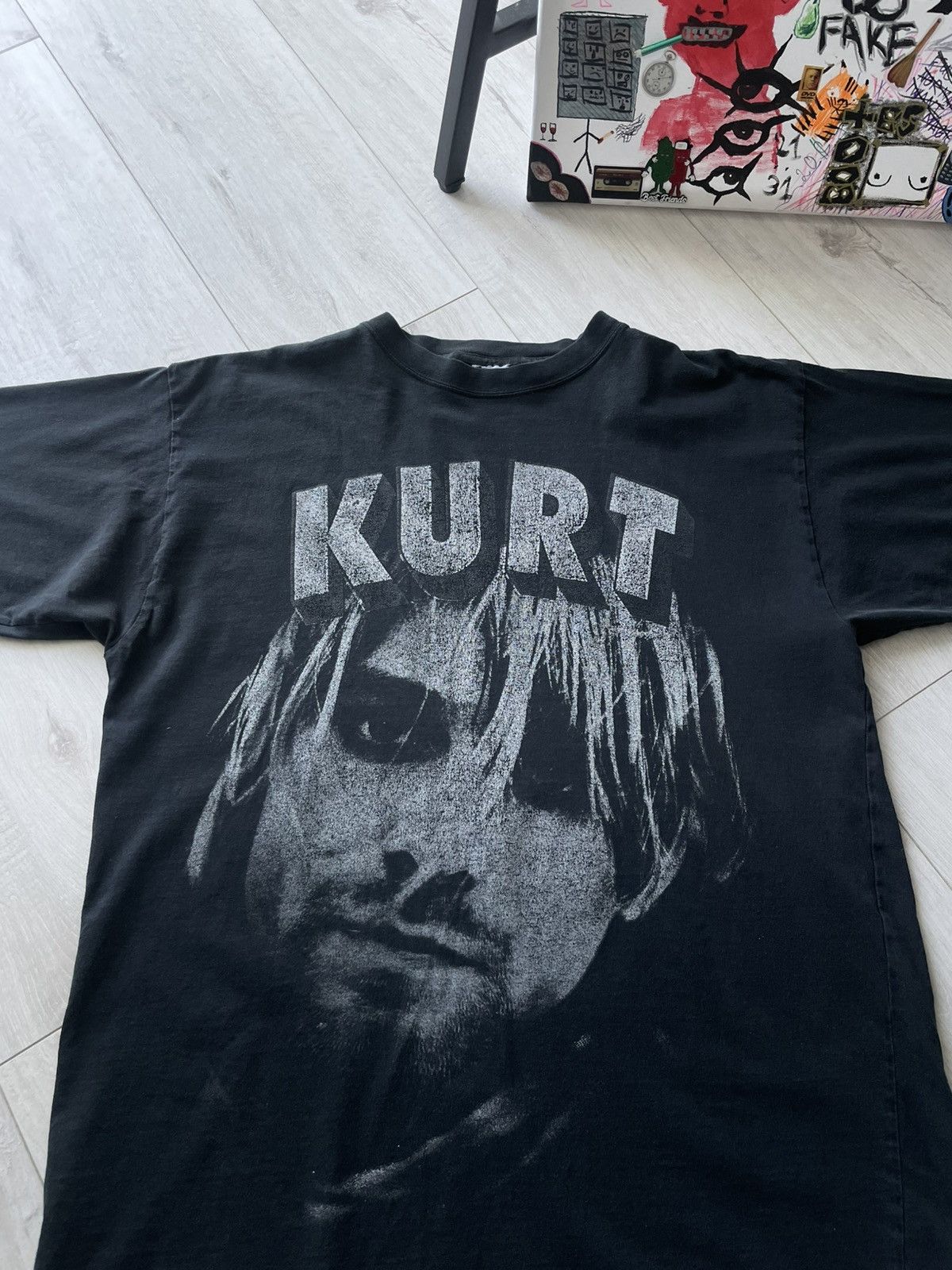 Band Tees Vintage Curt Cobain 90’s T-Shirt Nirvana Full Printed Faded Size US L / EU 52-54 / 3 - 3 Thumbnail