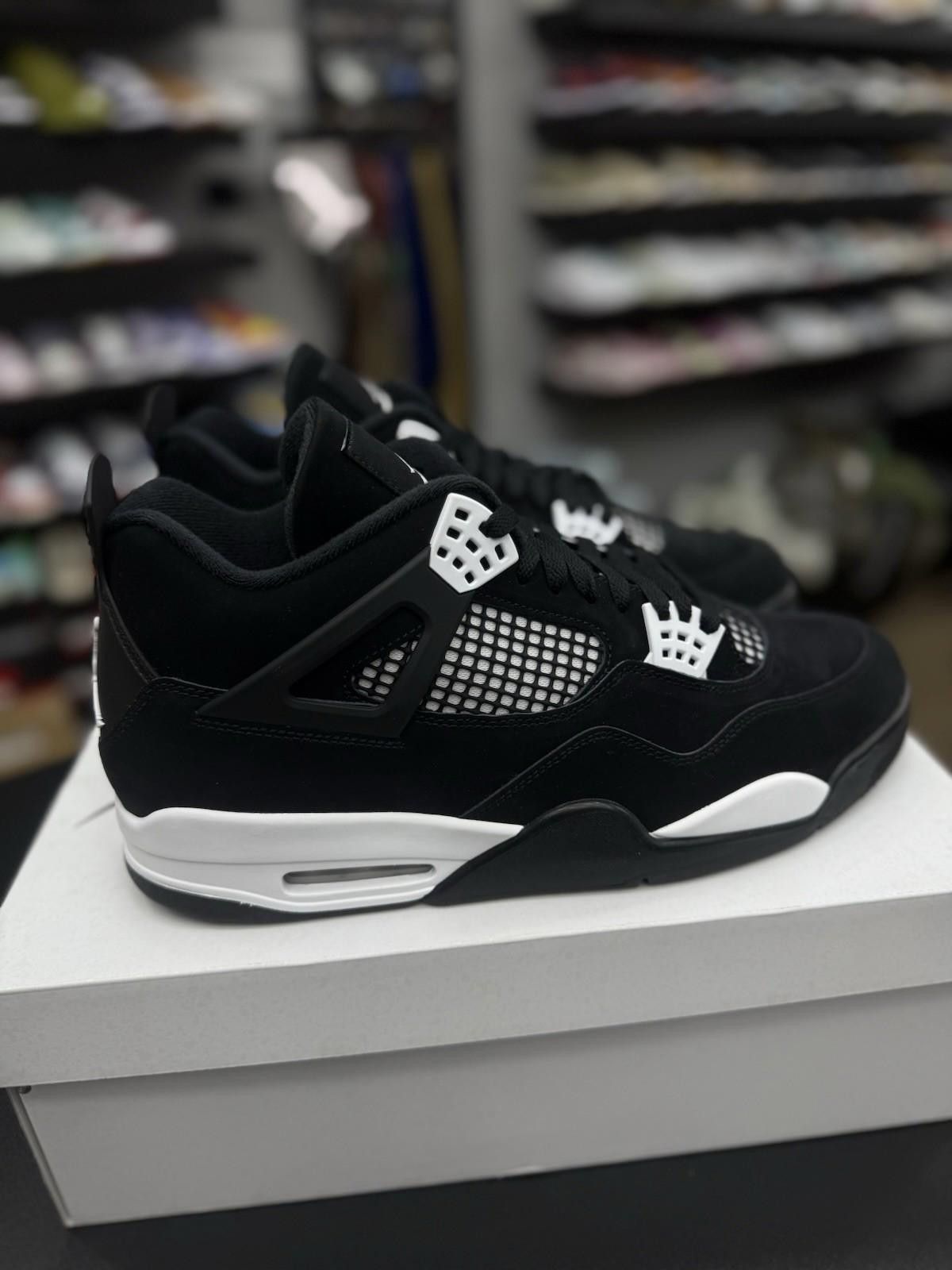 Jordan Brand Nike Air Jordan 4 Retro White Thunder FQ8138-001 Men’s (13) Size US 13 / EU 46 - 2 Thumbnail