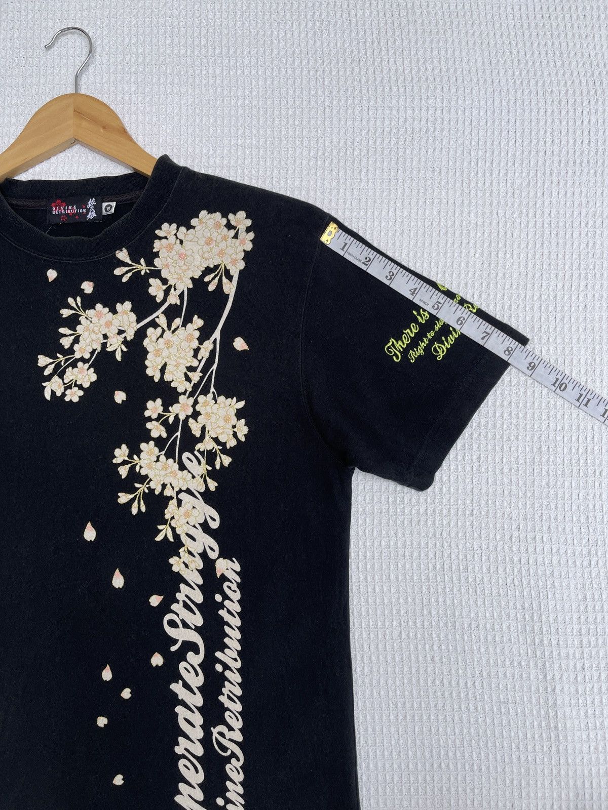Karakuri Tamashii Last Drop🔥Rare🔥Japanese Divine Retribution Sukajan T-Shirt Size US M / EU 48-50 / 2 - 12 Thumbnail
