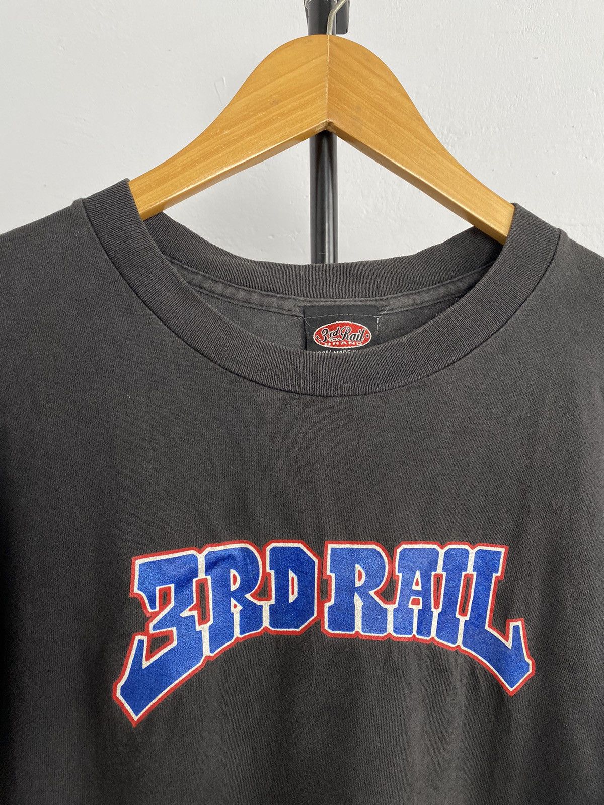 Vintage Vintage 90s Third Rail t-shirt Size US L / EU 52-54 / 3 - 2 Thumbnail