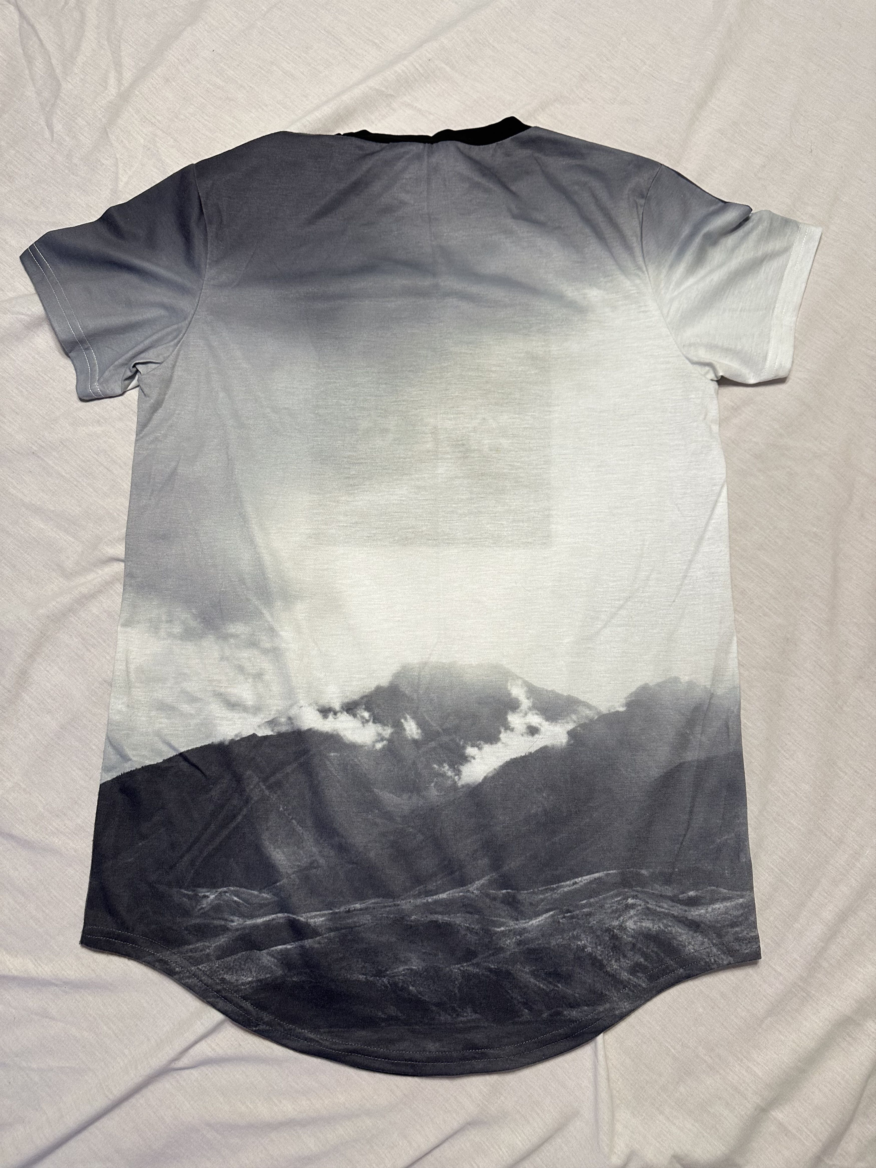 Cool Shirtz Very Cool Shirtz Mountain Tee Rare T Shirt Size XS Size US XS / EU 42 / 0 - 4 Thumbnail
