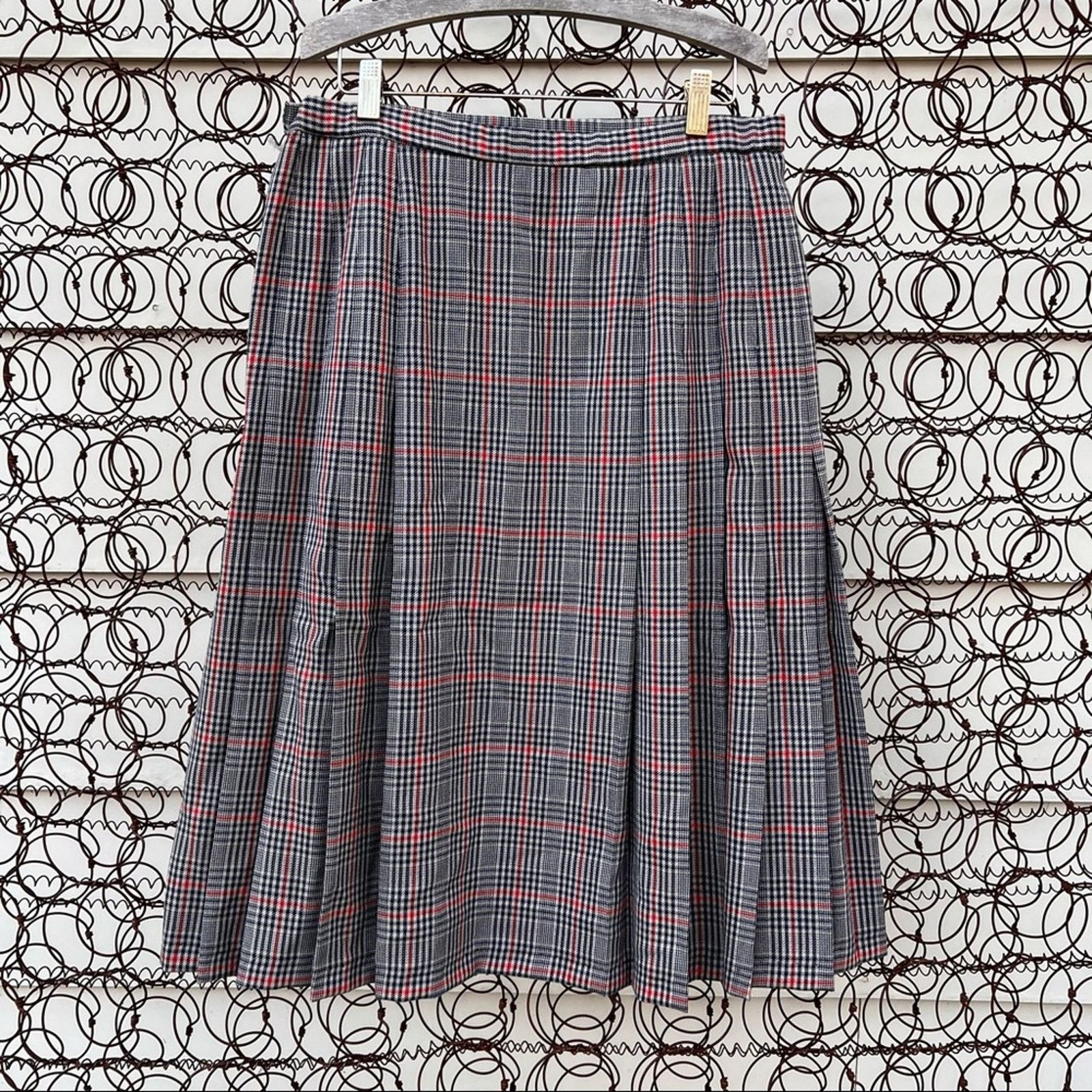 Pendleton Pendleton 100% virgin wool red blue plaid pleated skirt 12 Size 34" / US 12 / IT 48 - 1 Thumbnail