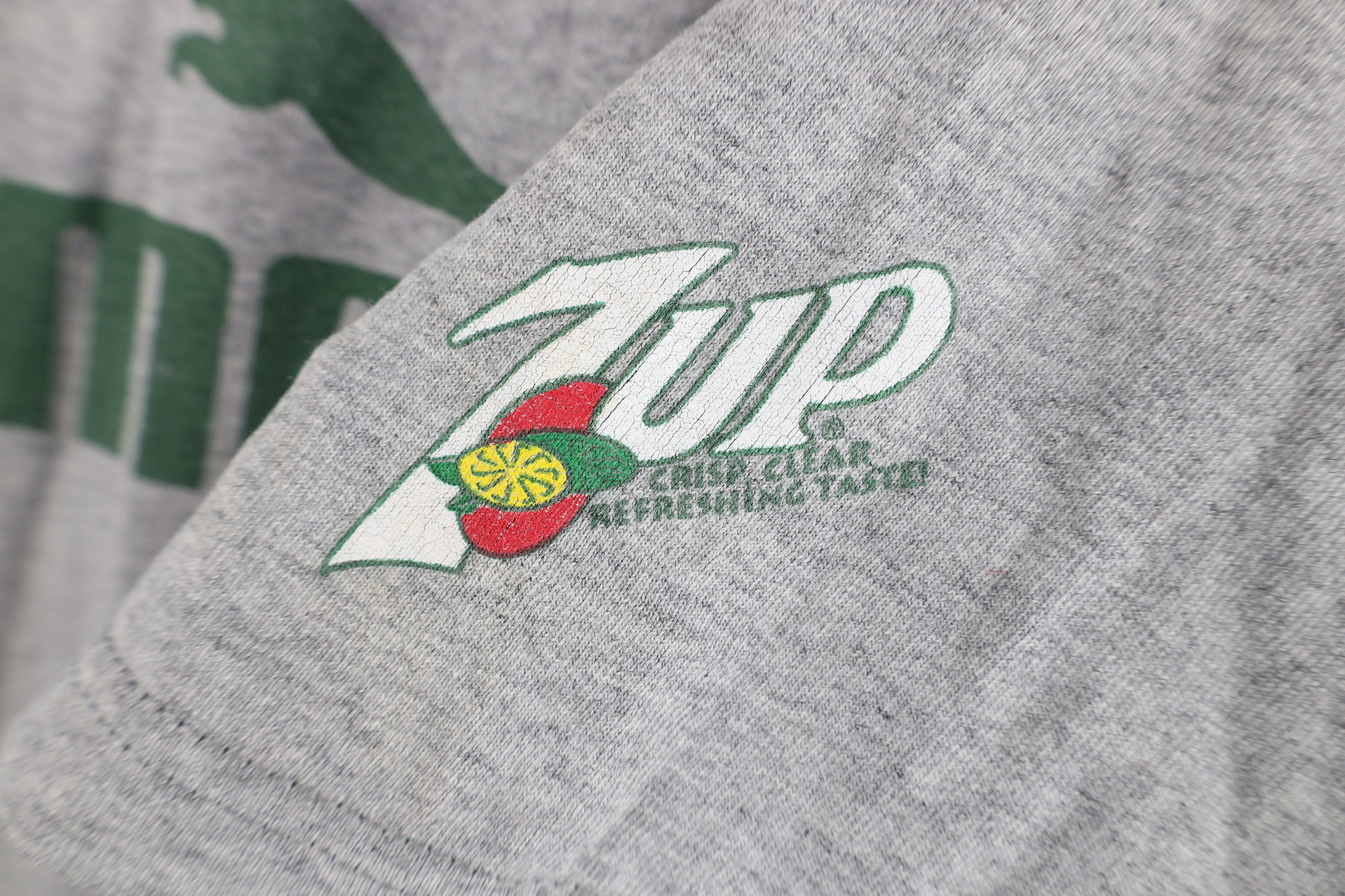 Puma Vintage 90s Puma Spell Out 7 Up Soda Pop T-Shirt Gray Size US L / EU 52-54 / 3 - 4 Thumbnail