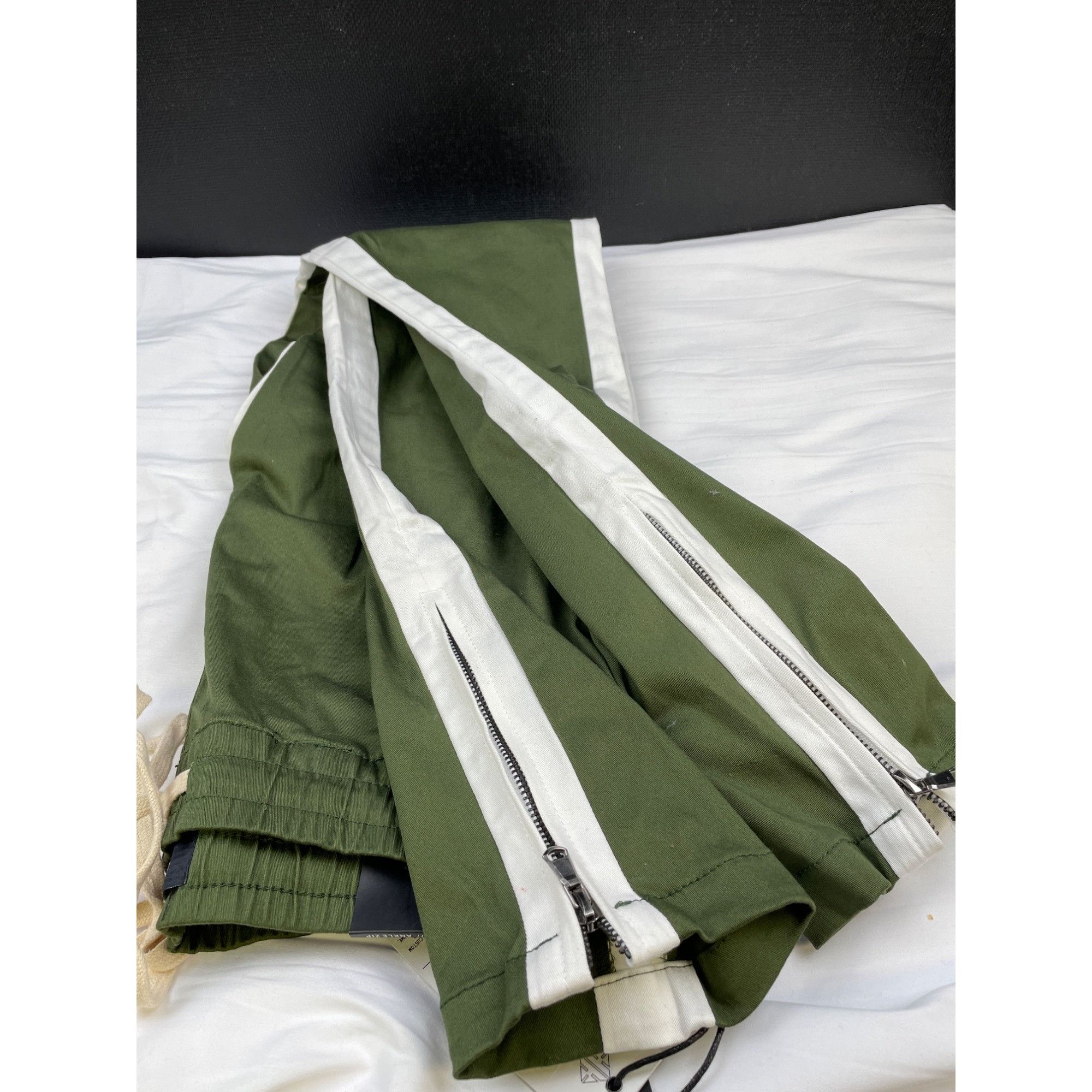 Kayden K Kayden K Men's Olive/White Stretch Joggers/Pants NWT Size L Size US 36 / EU 52 - 9 Thumbnail