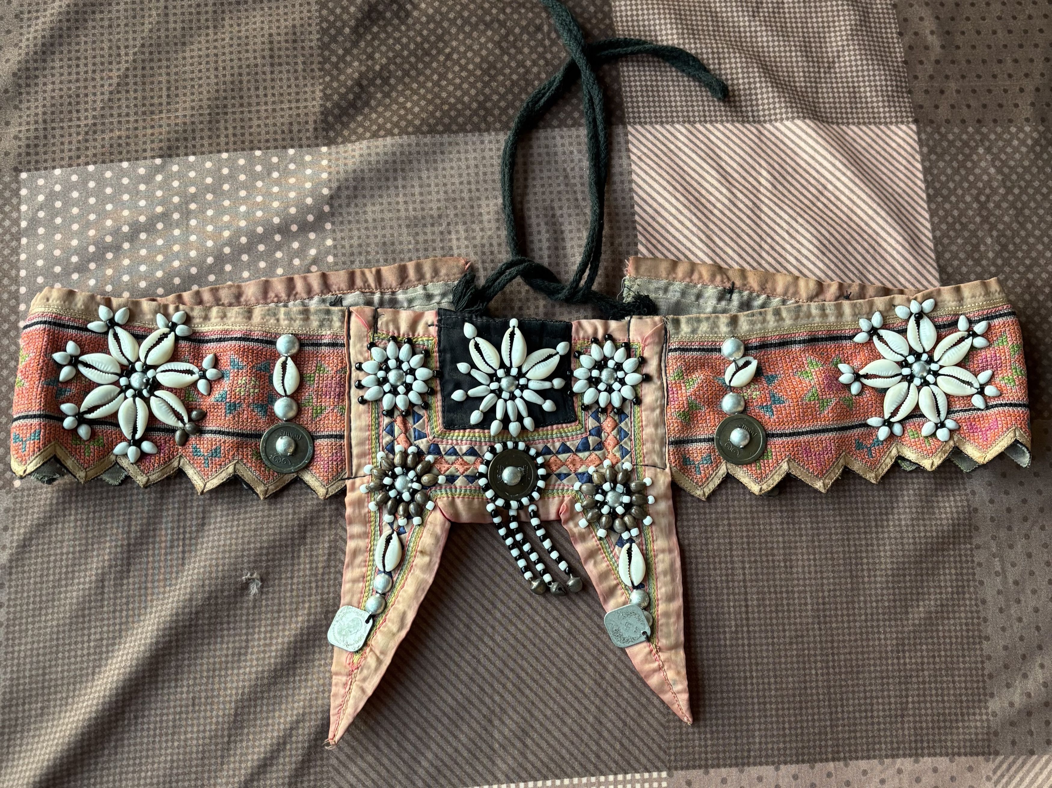 Handmade Handmade Ethnic Thai Hill Tribe Beads & Cowrie Shell Belt Size ONE SIZE - 18 Thumbnail