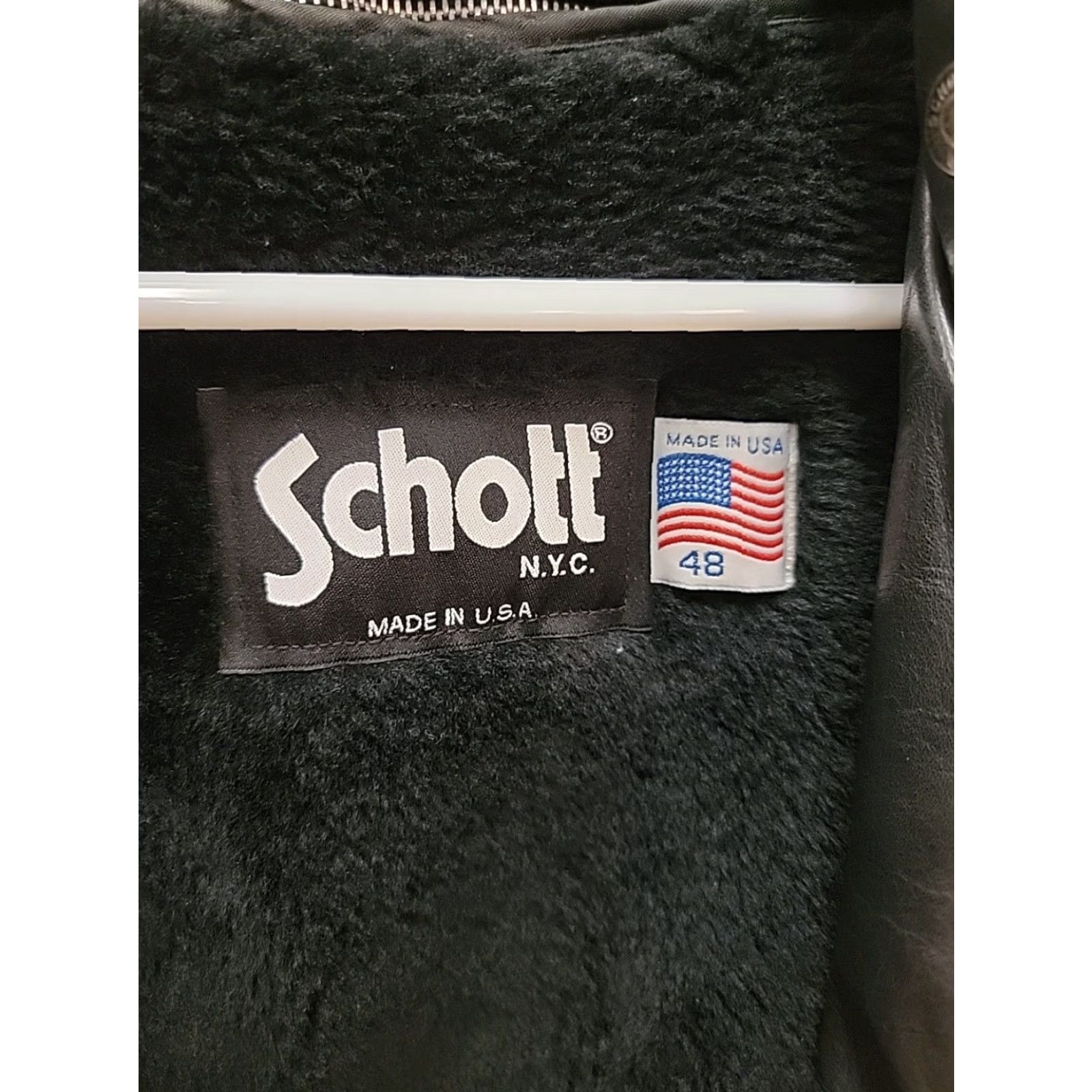 Schott VINTAGE SCHOTT Jacket MEN 48 Black Leather Motorcycle Short Full Zip Lined Pockets Size US M / EU 48-50 / 2 - 3 Thumbnail