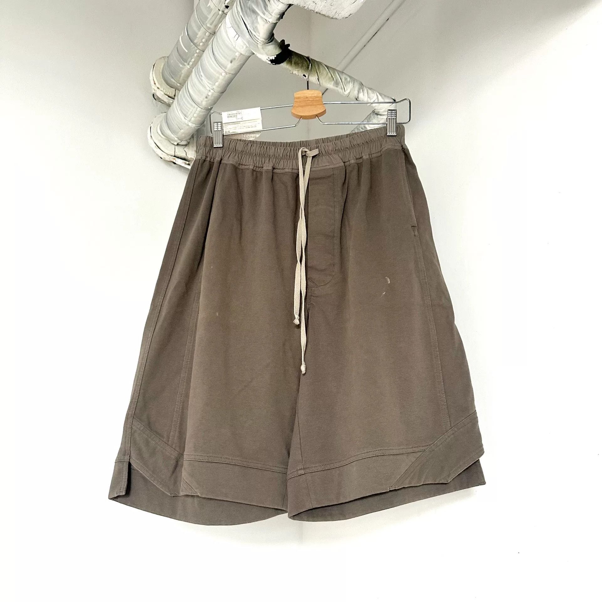 Rick Owens Rick Owens Gray Drop-Crotch Shorts Size US 30 / EU 46 - 1 Thumbnail