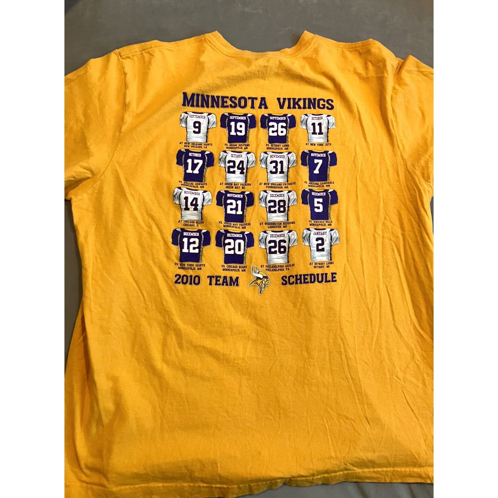 Reebok VINTAGE Reebok Minnesota Vikings BIG PAPA 2010 Team Schedule T-Shirt XXL Yellow Men Short Sleeve Crew Neck Football NFL Size US XXL / EU 58 / 5 - 5 Thumbnail