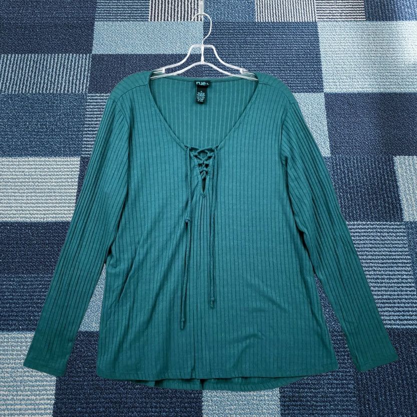 Vintage Rue21 Blouse Womens 1X Green Tunic Lace Up Long Sleeve Knit V-Neck Ribbed Cotton Plus Size Shirt Women Size XL / US 12-14 / IT 48-50 - 1 Thumbnail