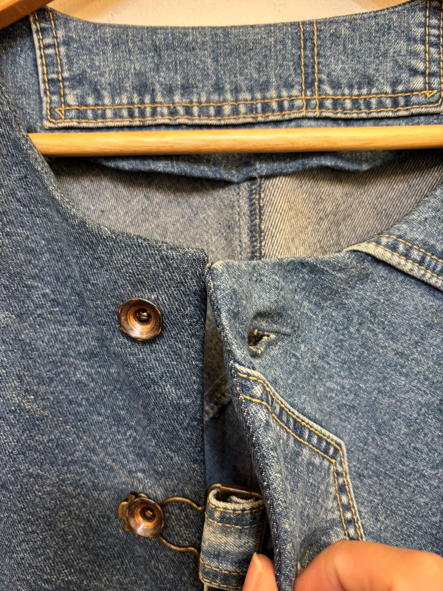 Levi's Levi's Reconstructed Denim Jacket Crew Neck Adjustable Strap Size US S / EU 44-46 / 1 - 2 Thumbnail
