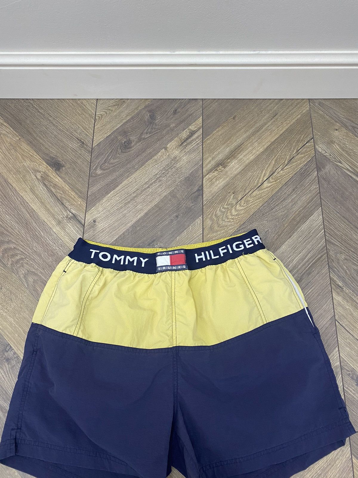 Tommy Hilfiger × Vintage Vintage Tommy Hilfiger Trunks Shorts Size US 31 - 5 Thumbnail