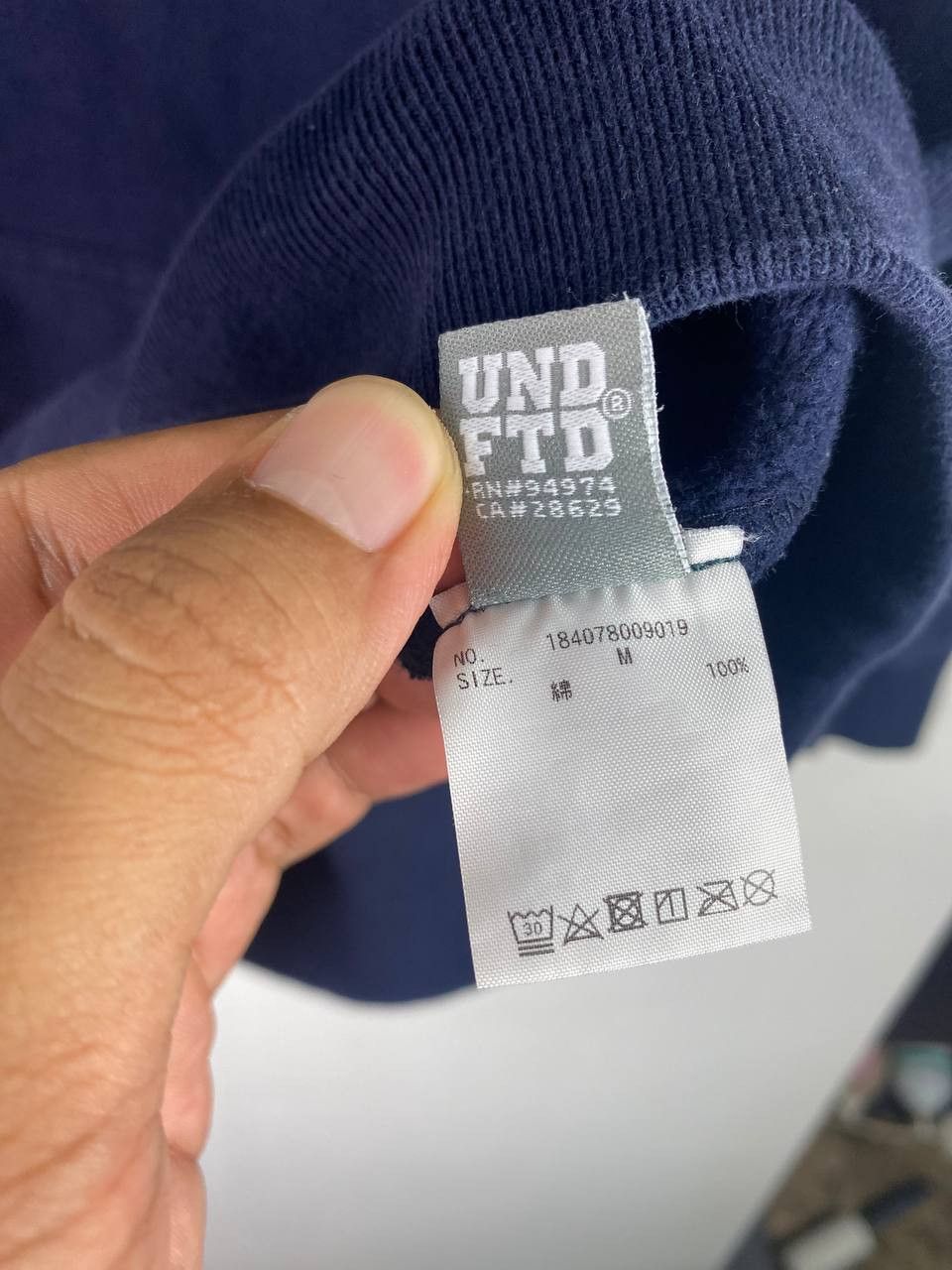 Undefeated undefeated small logo hoody very nice design Size US M / EU 48-50 / 2 - 9 Thumbnail