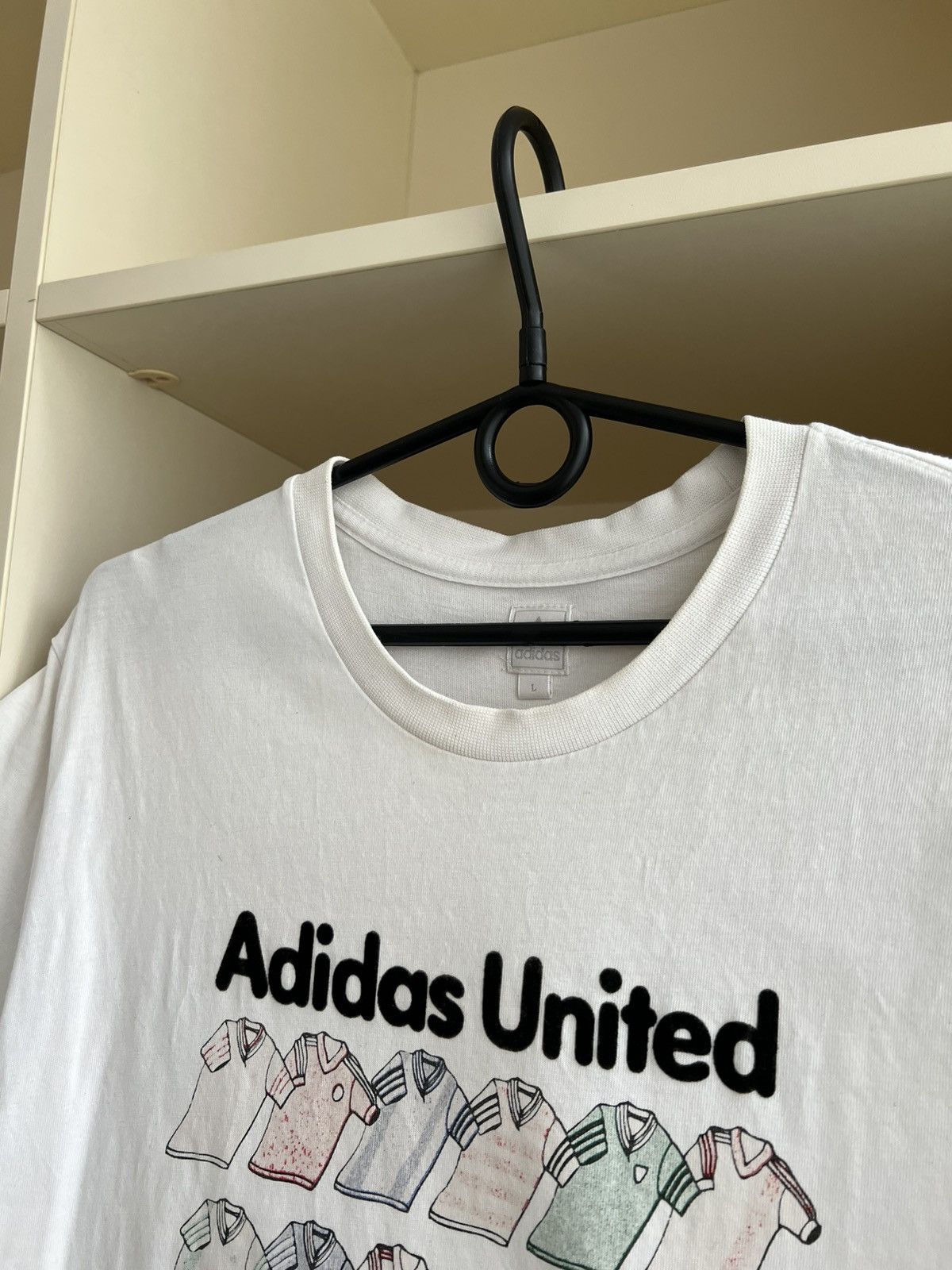 Adidas Vintage Adidas T-Shirt United Soccer Football Size L Size US L / EU 52-54 / 3 - 5 Thumbnail