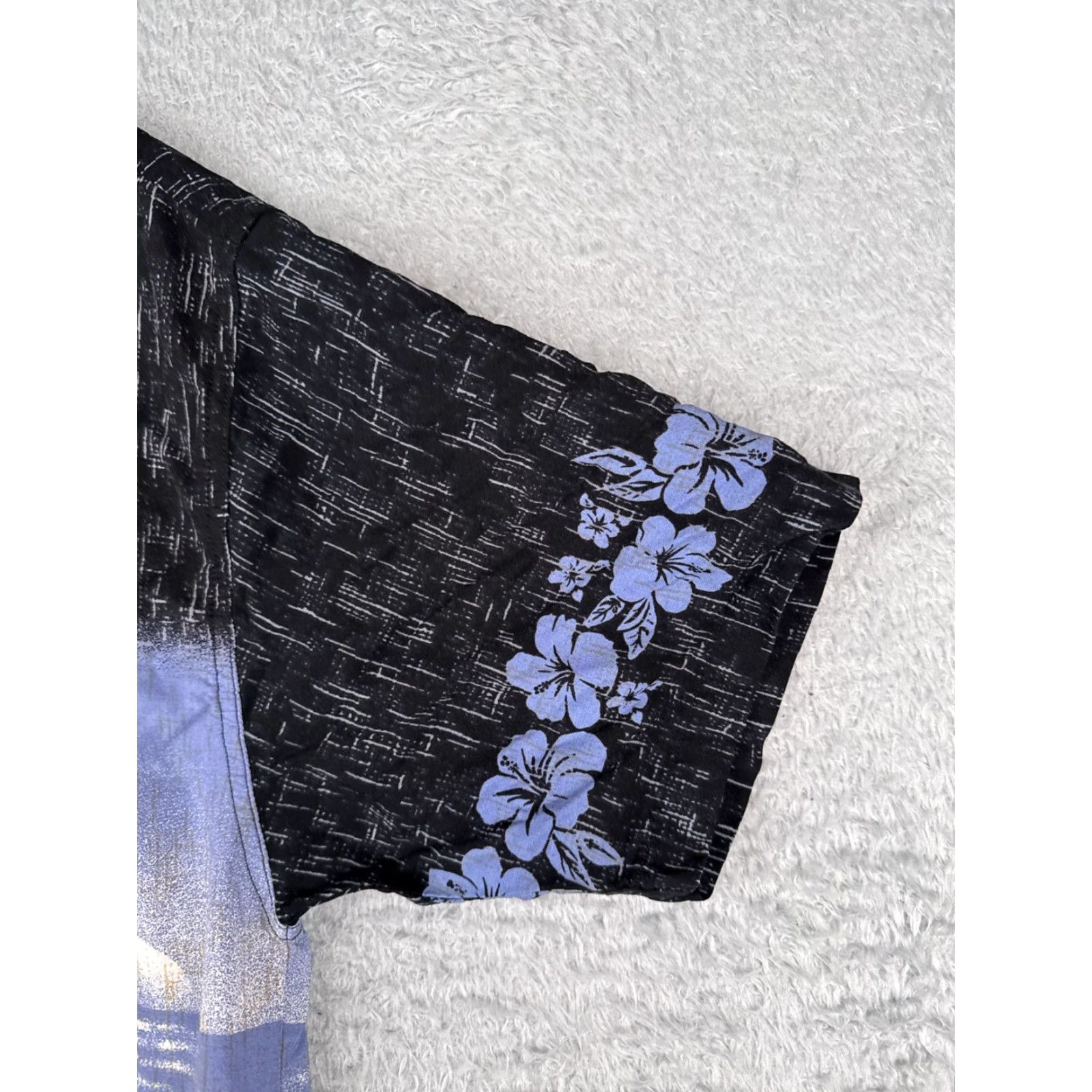 Big Dogs Big Dogs Button-Up Shirt Adult Small Black Blue Floral Rayon Hawaiian Mens Size US S / EU 44-46 / 1 - 2 Thumbnail