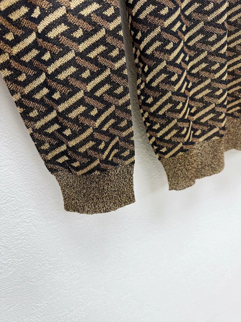 Versace Versace Embroidered knitted sweaters Size US S / EU 44-46 / 1 - 7 Thumbnail