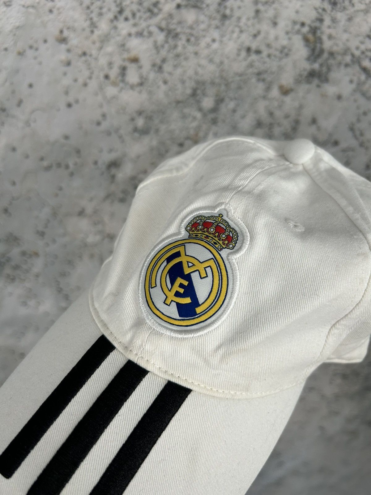 Adidas Adidas Real Madrid Cap Hat Streetwear Football Soccer Rare Size ONE SIZE - 2 Thumbnail
