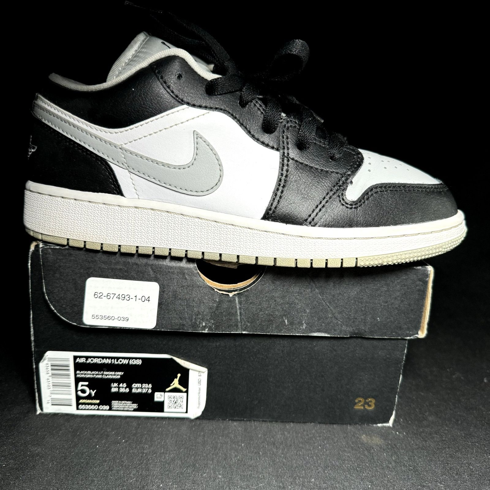 Jordan Brand × Nike Size 5 - Nike Air Jordan 1 Low GS Smoke Grey 2020 Shoes Size US 5 / EU 37 - 8 Thumbnail