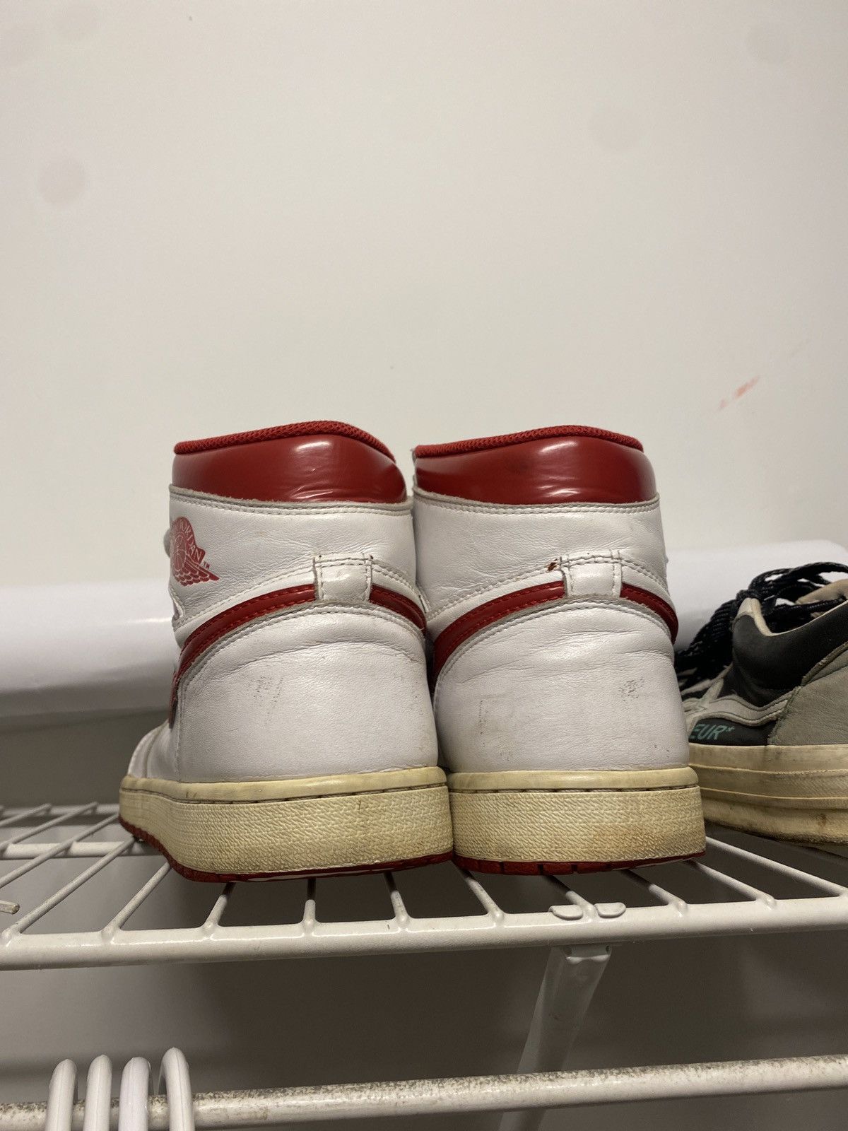 Jordan Brand × Nike Jordan 1 Metallic Red 2017 Size US 9.5 / EU 42-43 - 8 Thumbnail