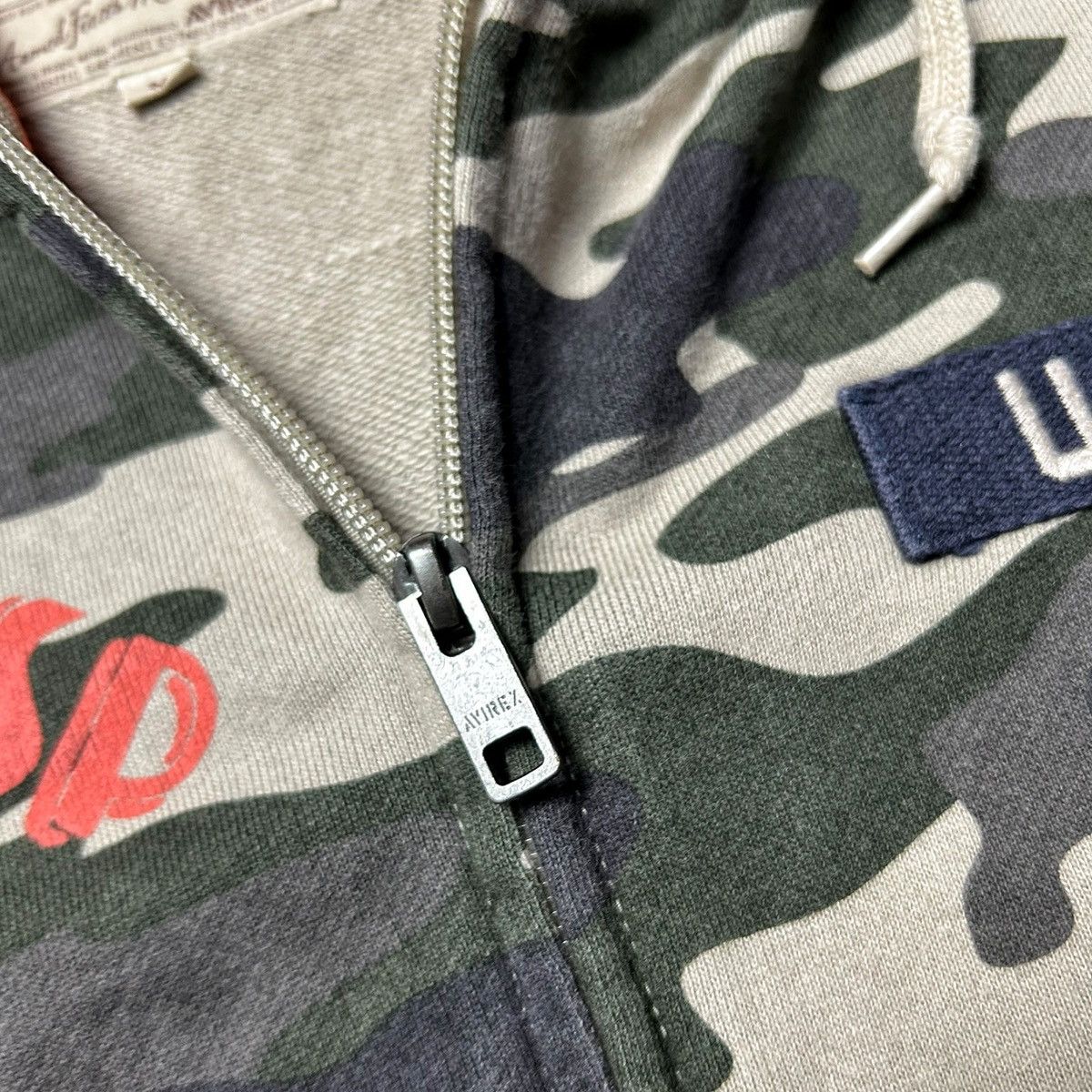 Avirex × If Six Was Nine × Le Grande Bleu (L.G.B.) Vintage 2000s Avirex Zip Up Hoodie Sweatshirt Camouflage USN Size US M / EU 48-50 / 2 - 8 Thumbnail