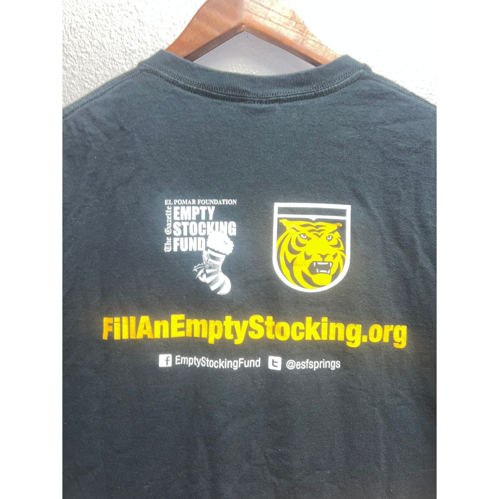 Gildan Colorado College Tigers Shirt Fill An Empty Stocking Tee XL Size US XL / EU 56 / 4 - 5 Thumbnail