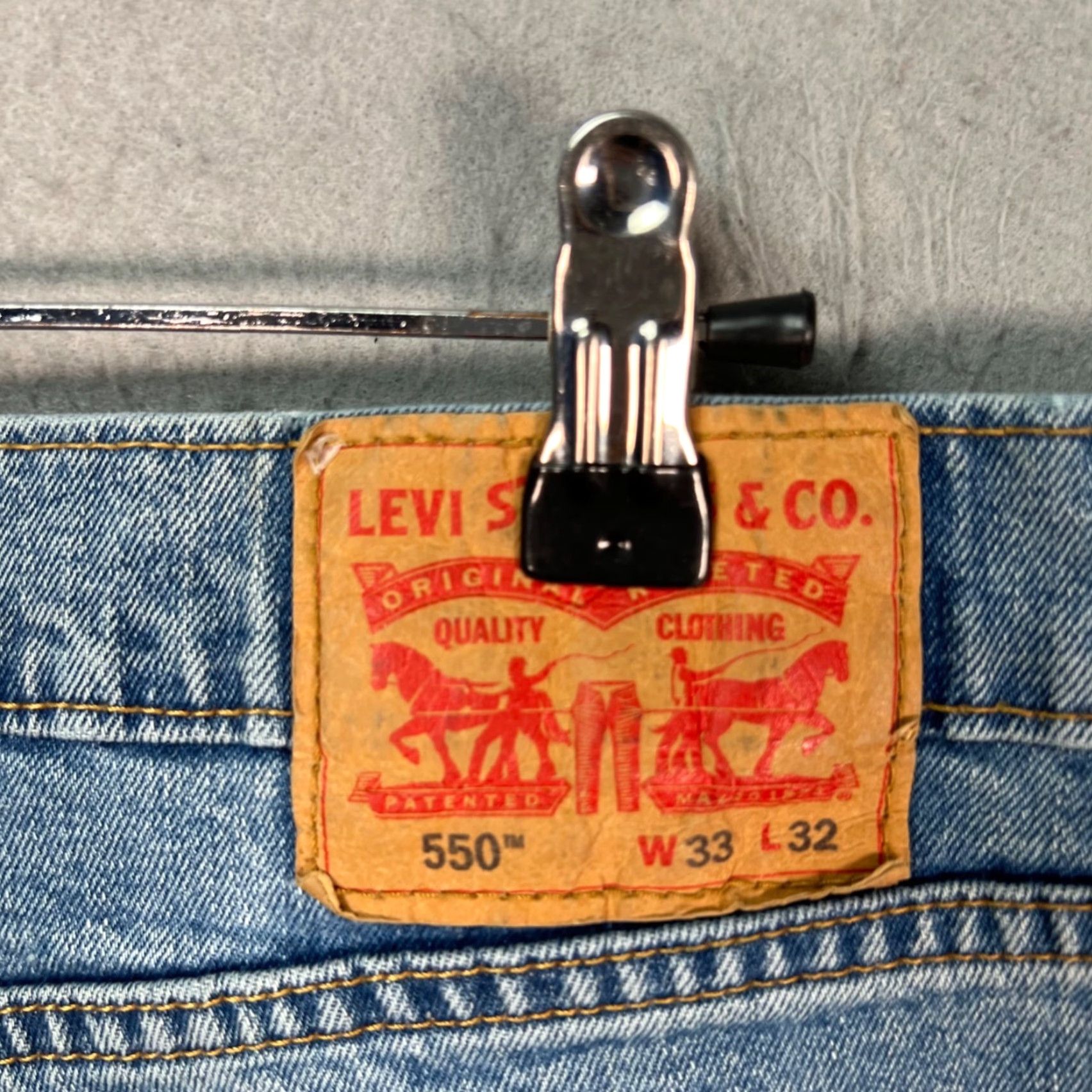 Levi's Levi's 550 Mens Jeans Relaxed Fit 33x32 Light Wash 100% Cotton Denim Blue 5-Pocket Straight Regular Size Mens Jeans Size US 33 - 3 Thumbnail