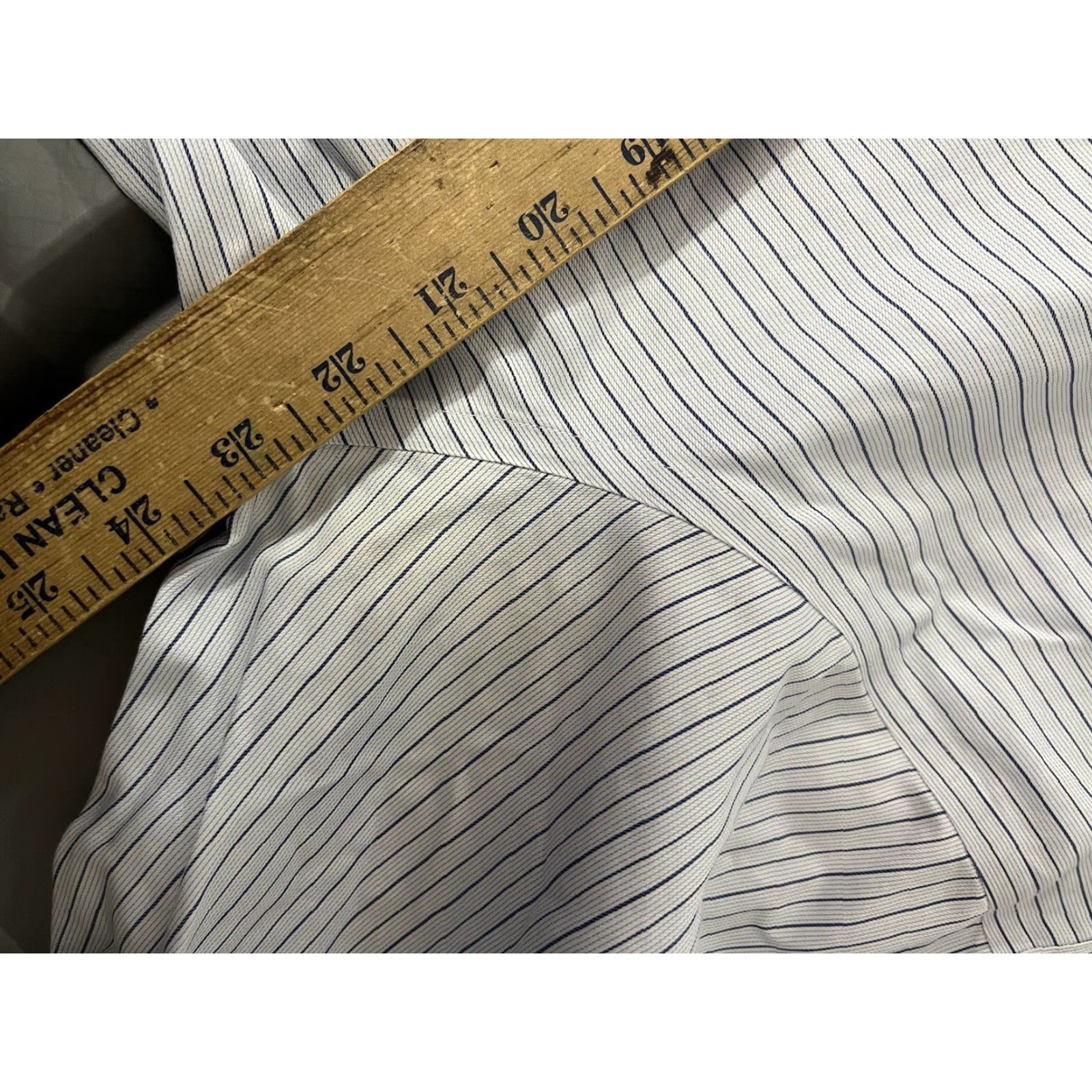 Brooks Brothers VINTAGE Brooks Brothers Regent Shirt Mens White Blue Striped L/S 16.5 33 Business Formal Party/Cocktail Dress Shirt Size US L / EU 52-54 / 3 - 5 Thumbnail