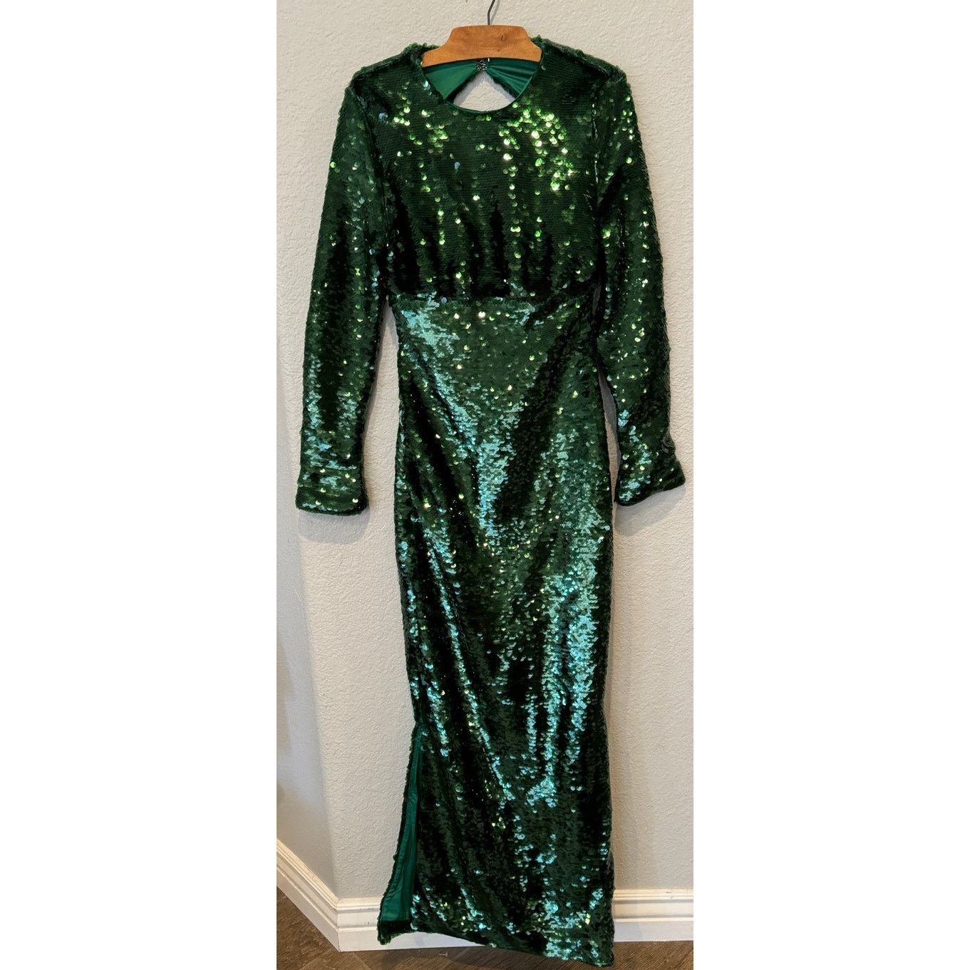 House of CB HOUSE OF CB Belle Sequin Long Sleeve Open Back Maxi Dress M Size M / US 6-8 / IT 42-44 - 16 Thumbnail