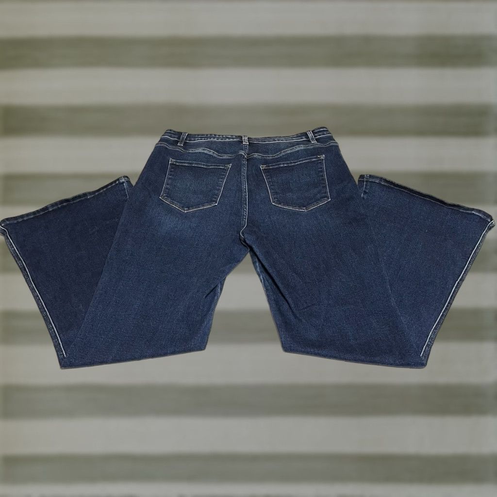 Vintage Flying Monkey Jeans Womens Regular 36x31 Blue High Rise Flare Stretch Denim 5-Pocket Boho 90s Festival Size 25" / US 0 / IT 36 - 1 Thumbnail