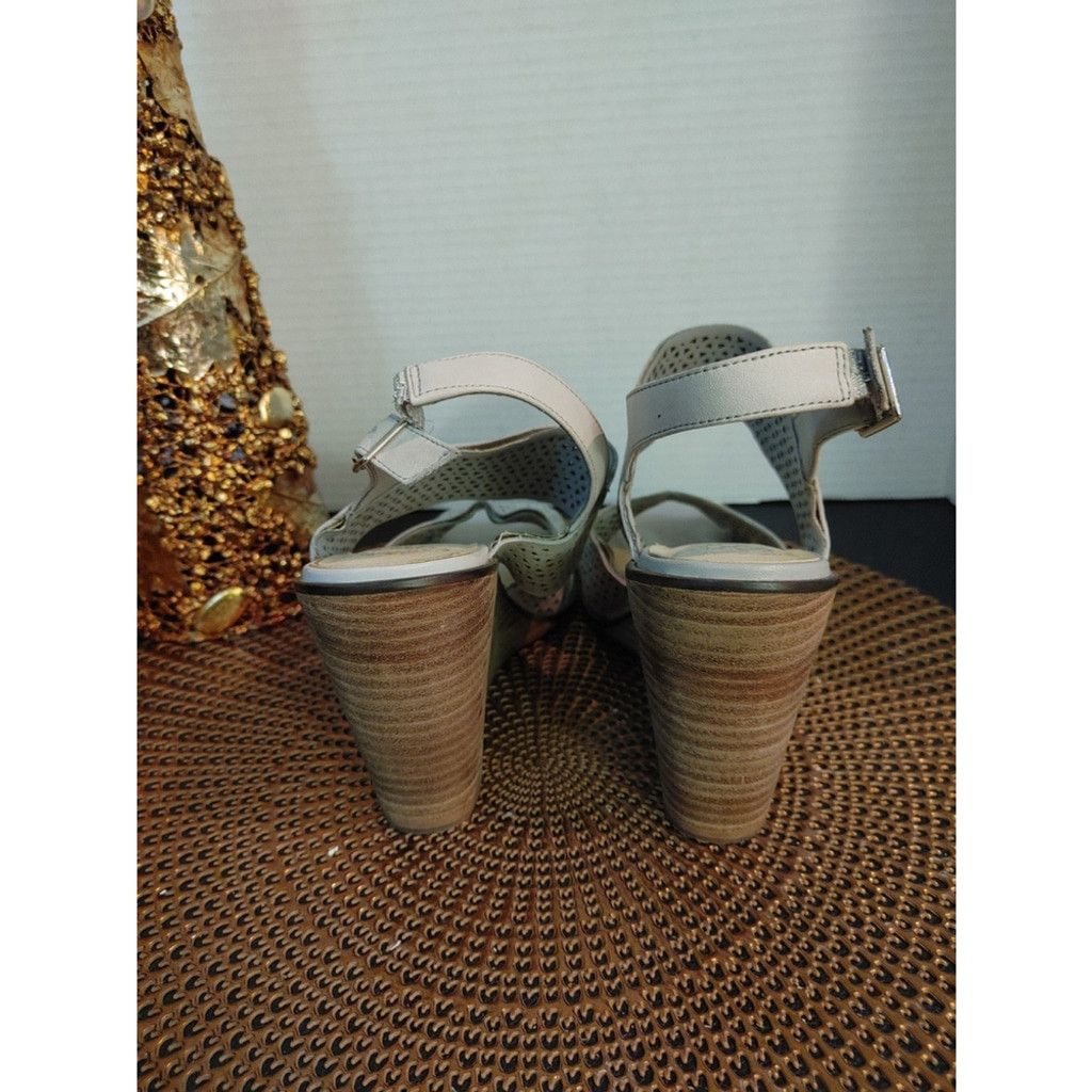Vince Camuto Vince Camuto Delinda Wedges Size 8.5 Size US 8.5 / IT 38.5 - 5 Thumbnail