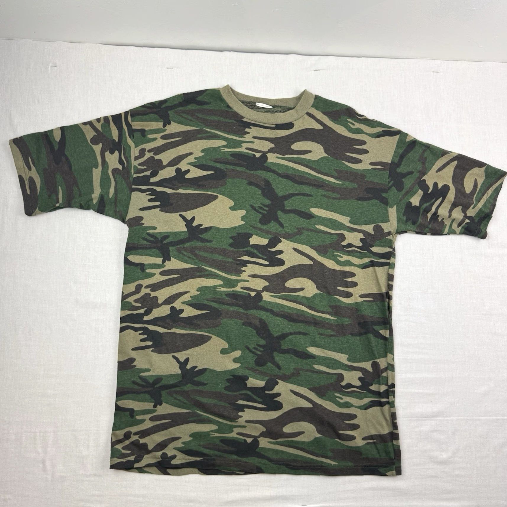 Vintage VINTAGE Camouflage T Shirt Men Adult Large Short Sleeve Crew Neck Hunting Outdoors Hipster 90s Y2K Size US L / EU 52-54 / 3 - 2 Thumbnail