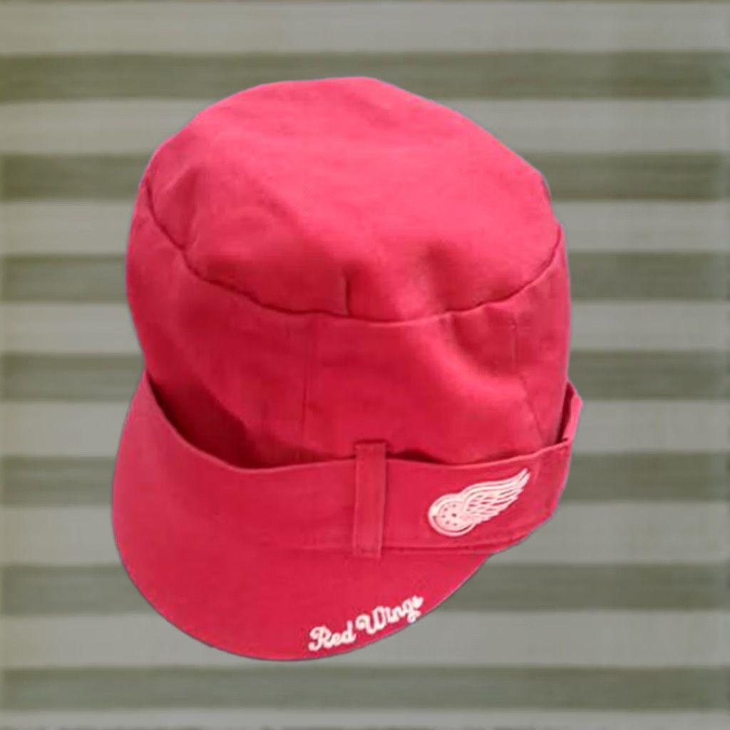 47 Vintage Woman Detroit Red Wings Fitted 7 1/4 Cabbie Hat Logo 47 90s Womens Size ONE SIZE - 1 Thumbnail