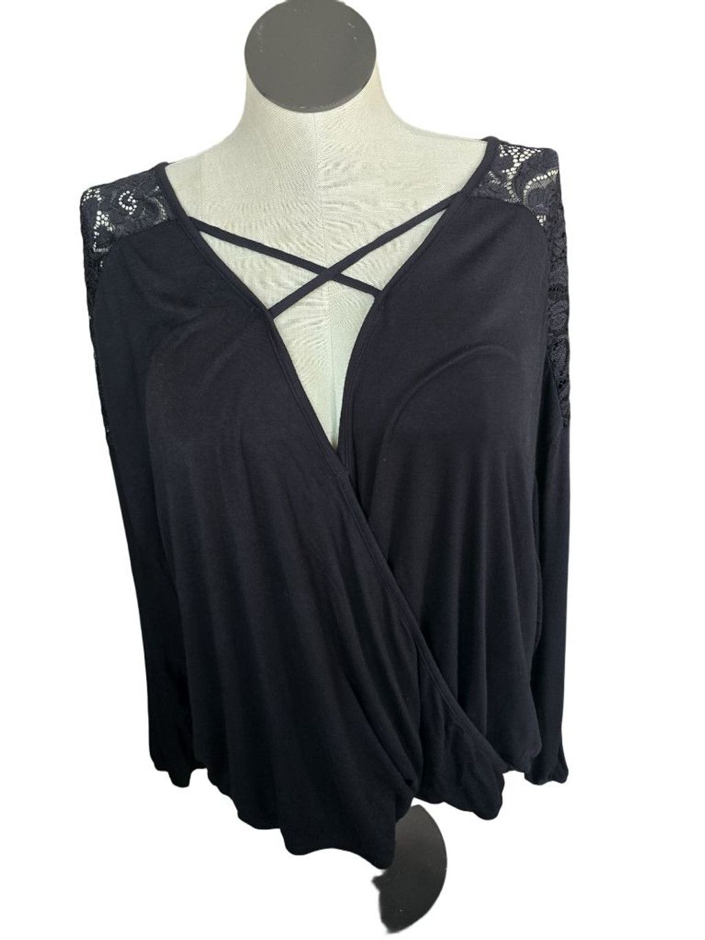 Torrid Women's TORRID Black Long Sleeve Lace Criss Cross 4X Size 4XL / US 24-26 - 1 Thumbnail