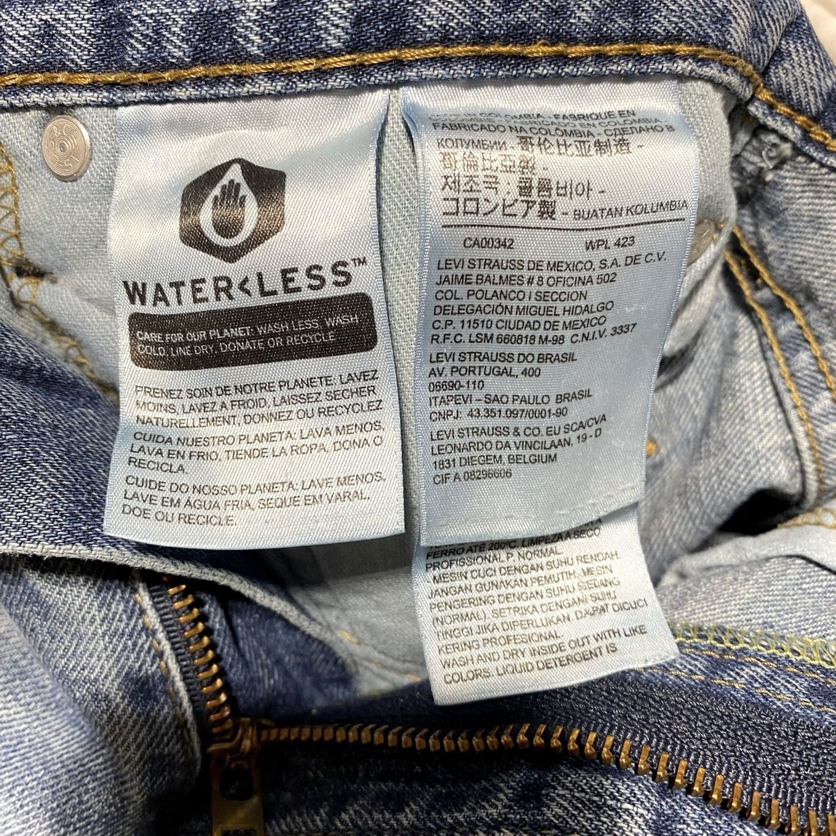 Levi's Levi's 527 Jeans Mens 32x32 Blue Medium Wash Bootcut 5-Pocket Denim Regular Waist 32 Inseam 30 Medium Rise Modern Western Style Size US 32 / EU 48 - 7 Thumbnail