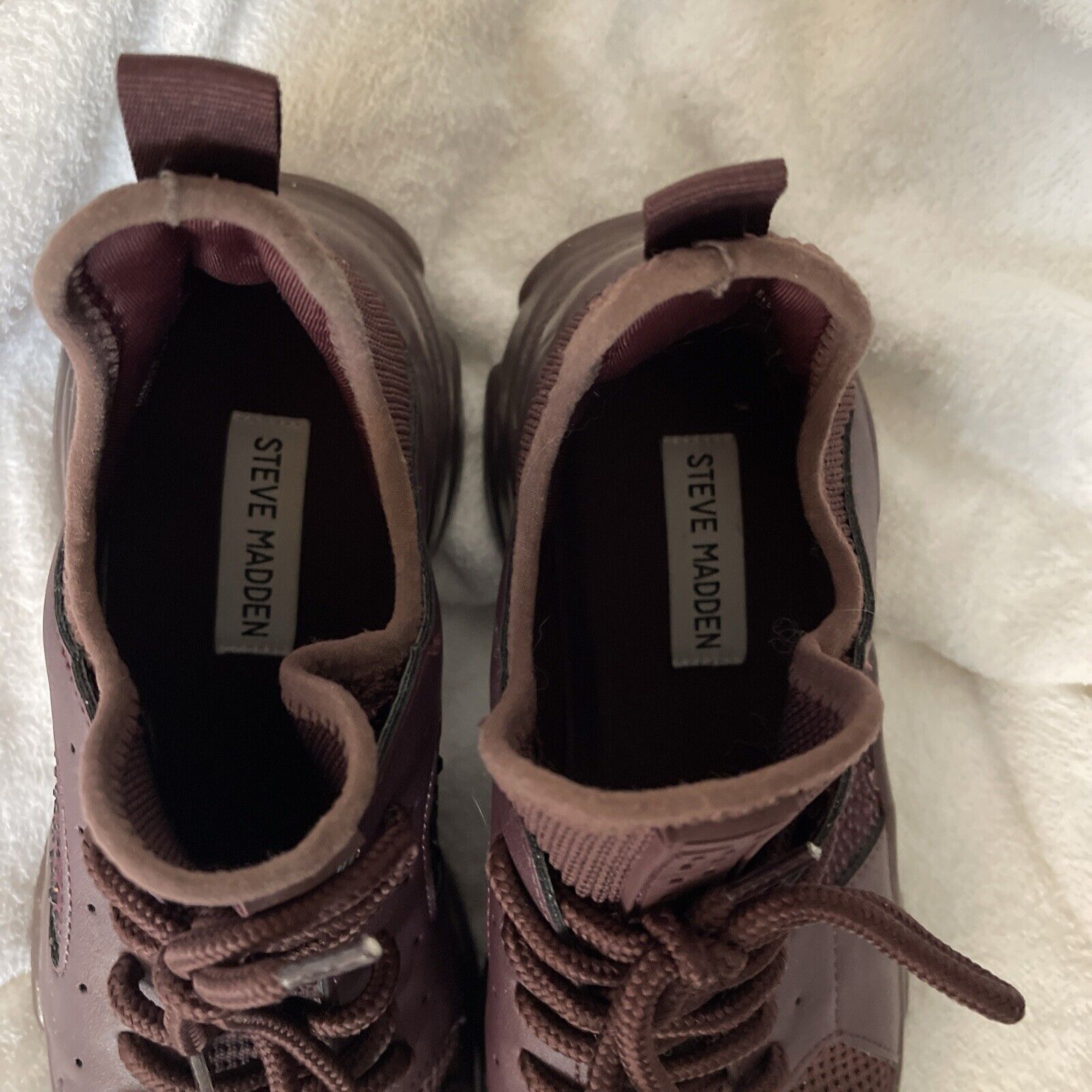 Steve Madden New Steve Madden Maxima Maroon Rhinestone Sneakers 8 Size US 8 / IT 38 - 4 Thumbnail