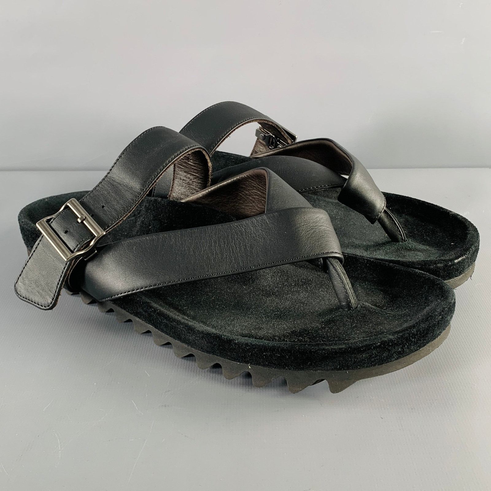 Lanvin LANVIN Size 8 Black Leather Thong Sandals Size US 8 / EU 41 - 1 Thumbnail