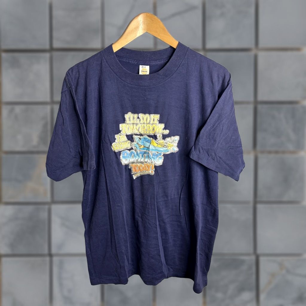 Vintage VINTAGE Medallion Shirt Mens XL Navy 50/50 Made USA 80s Graphic Boat Funny Crew Neck Short Sleeve T-Shirt Men Size US XL / EU 56 / 4 - 1 Thumbnail