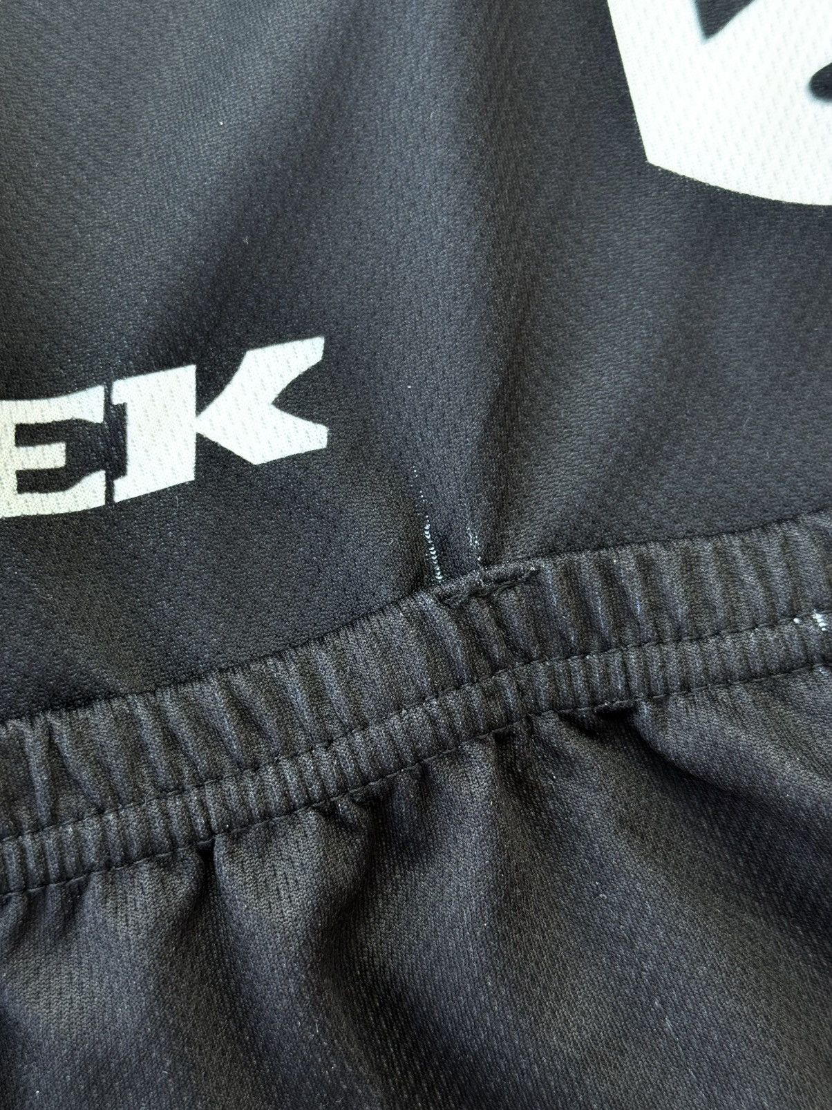 Other Vintage Discovery Channel Cycling Jersey 2007 Trek Final Y2K Size US L / EU 52-54 / 3 - 6 Thumbnail