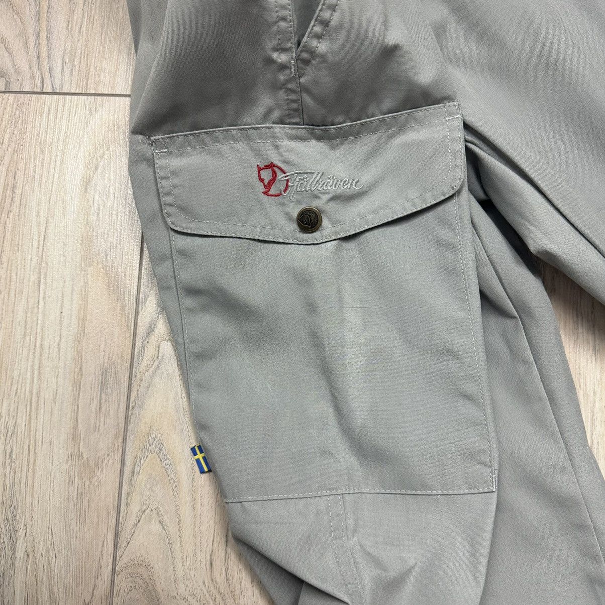 Fjallraven Vintage Fjallraven Y2K Nylon Polyester Grey Light Pants Size US 35 - 9 Thumbnail