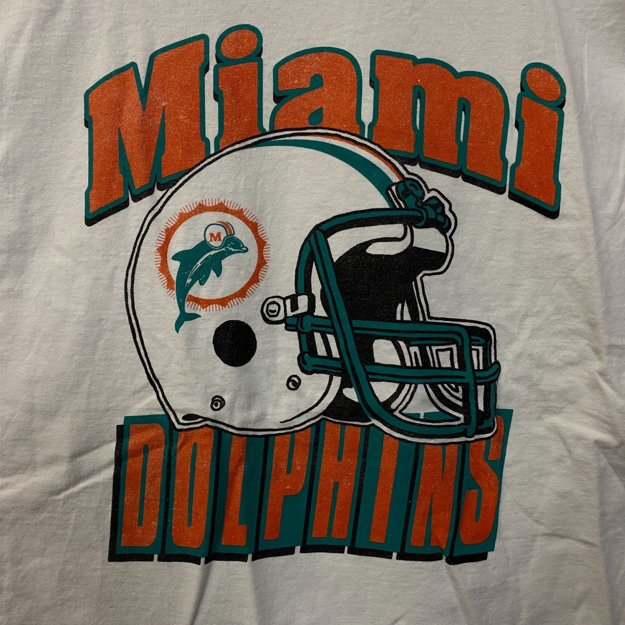 Junk Food Junk Food NFL Miami Dolphins Throwback Helmet Logo T- Shirt Size US XXL / EU 58 / 5 - 2 Thumbnail