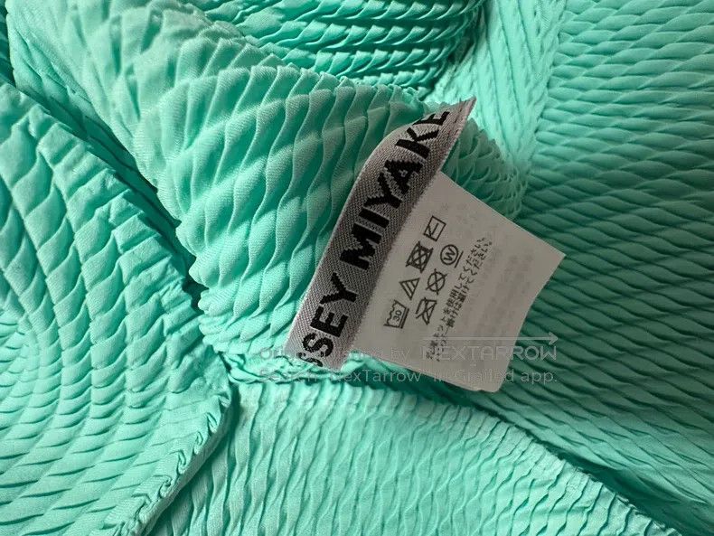 Issey Miyake Issey Miyake Main Line Fish Scale Top Size S / US 4 / IT 40 - 2 Thumbnail